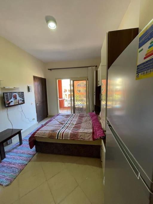 Lovely Studio with a Balcony on the Second Floor with Pool View & Free Pool Access view 5