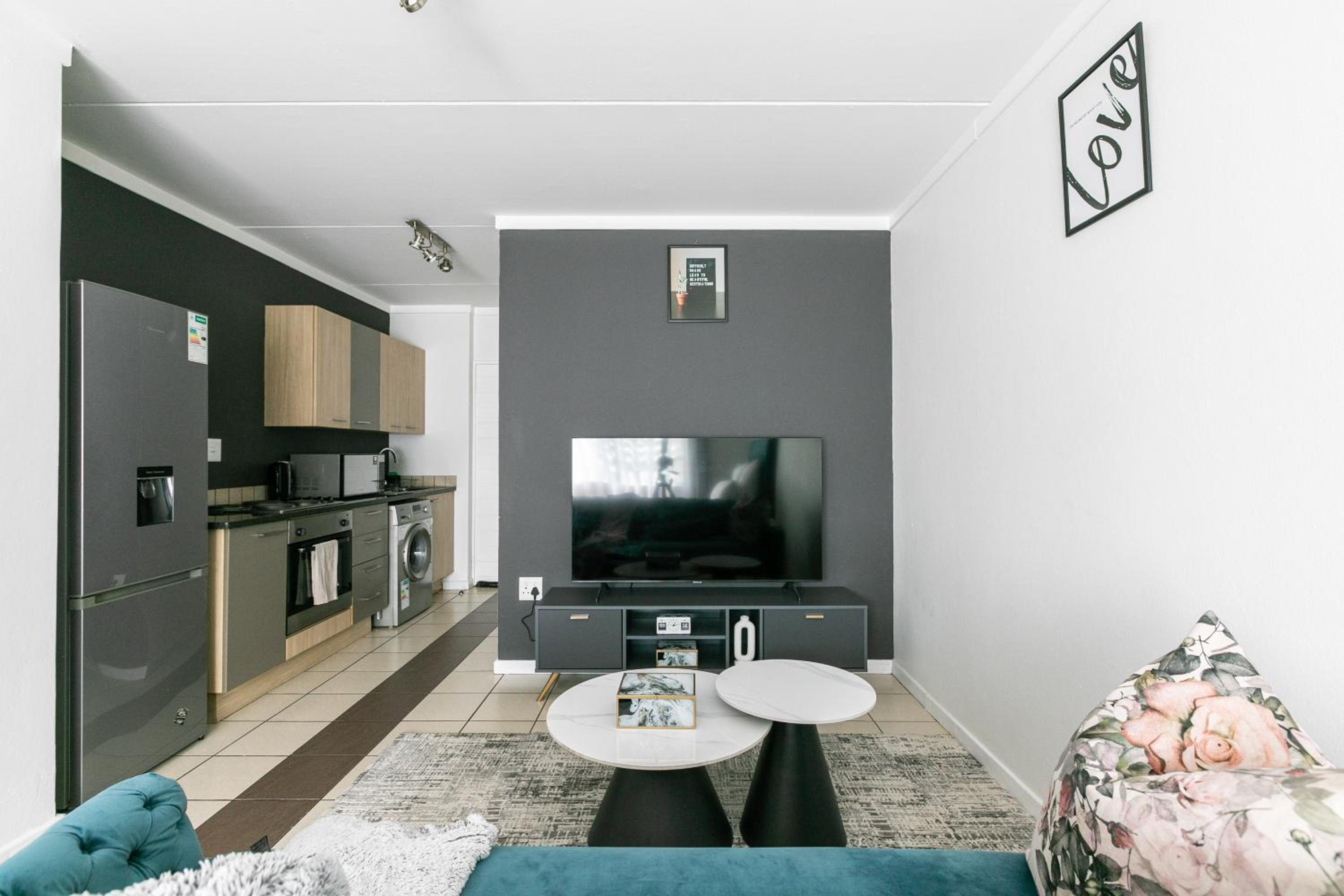 Luxe Studio In Fourways