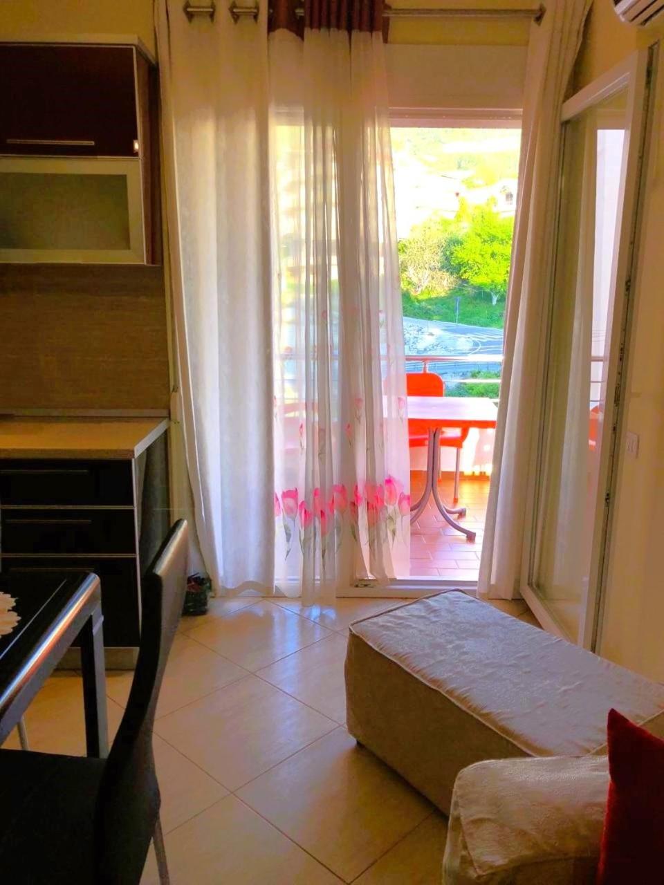 Lungomare Beachfront Apartment