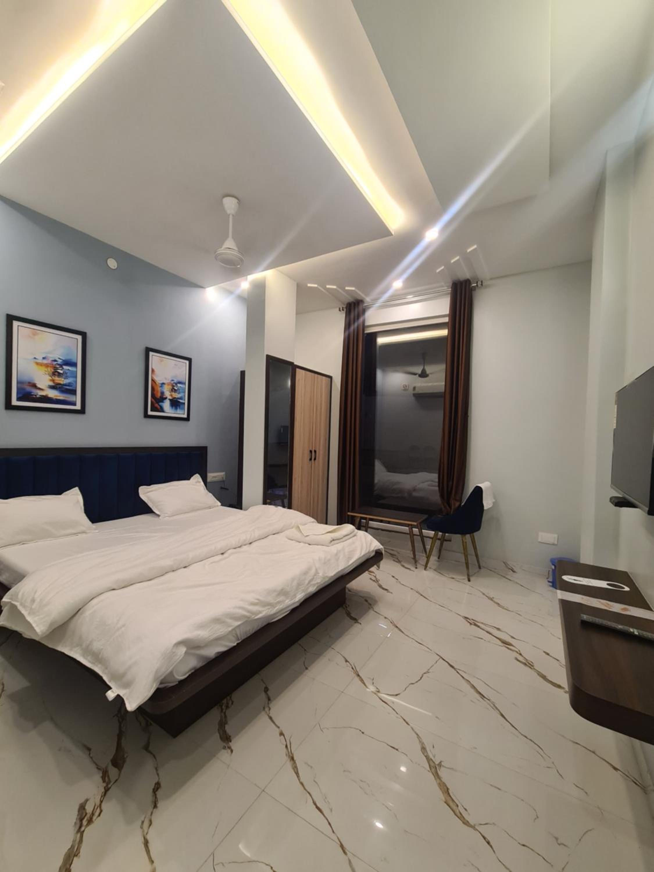 hotel room