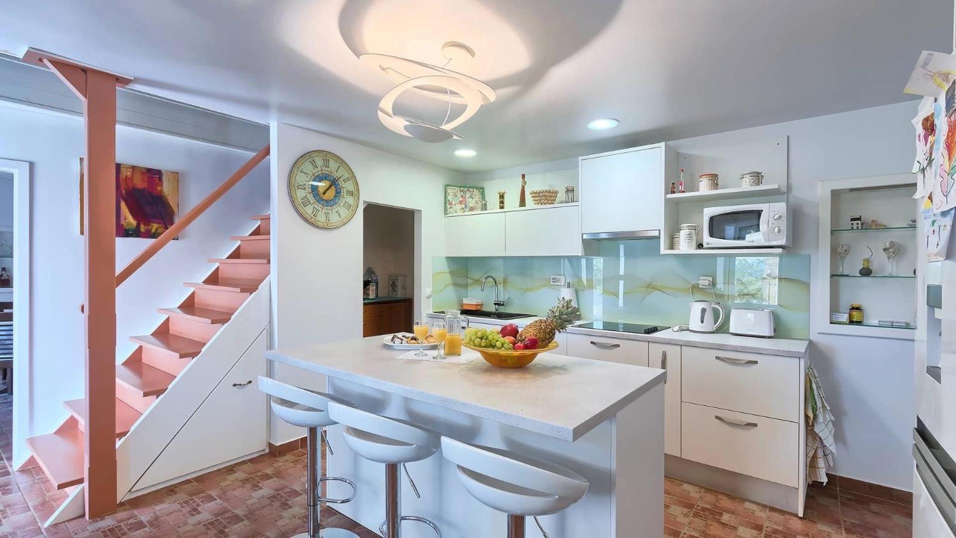 Villa Emma, a charming villa in an idyllic location ner the sea