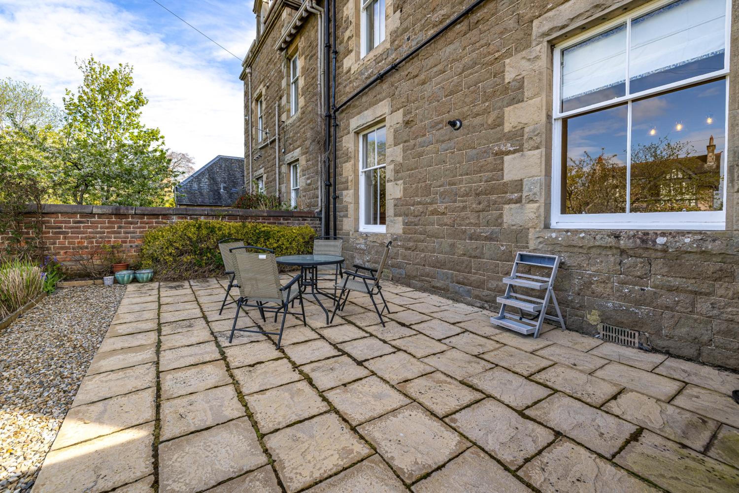 Lower Tweedknowe - ground floor villa Melrose