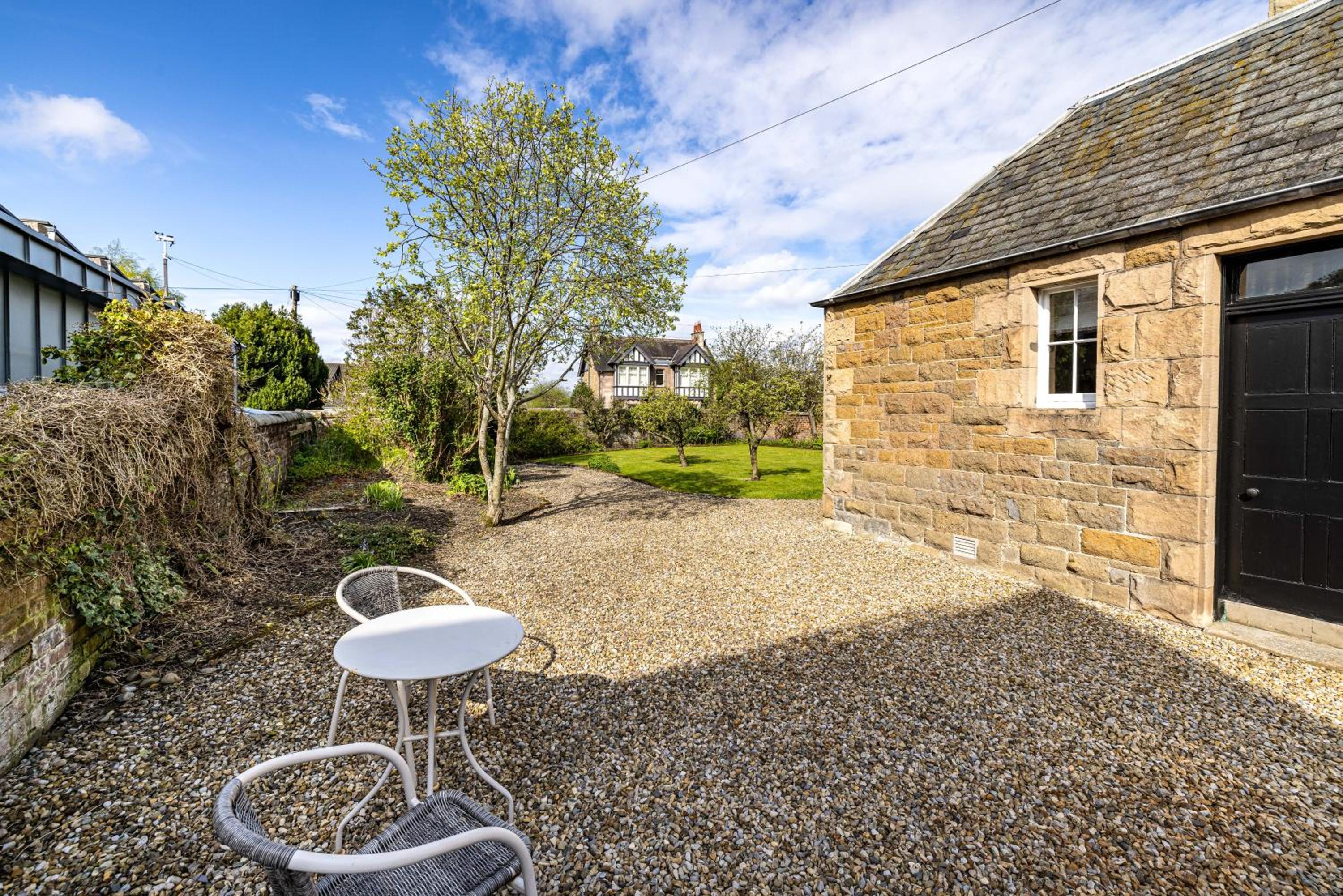 Lower Tweedknowe - ground floor villa Melrose
