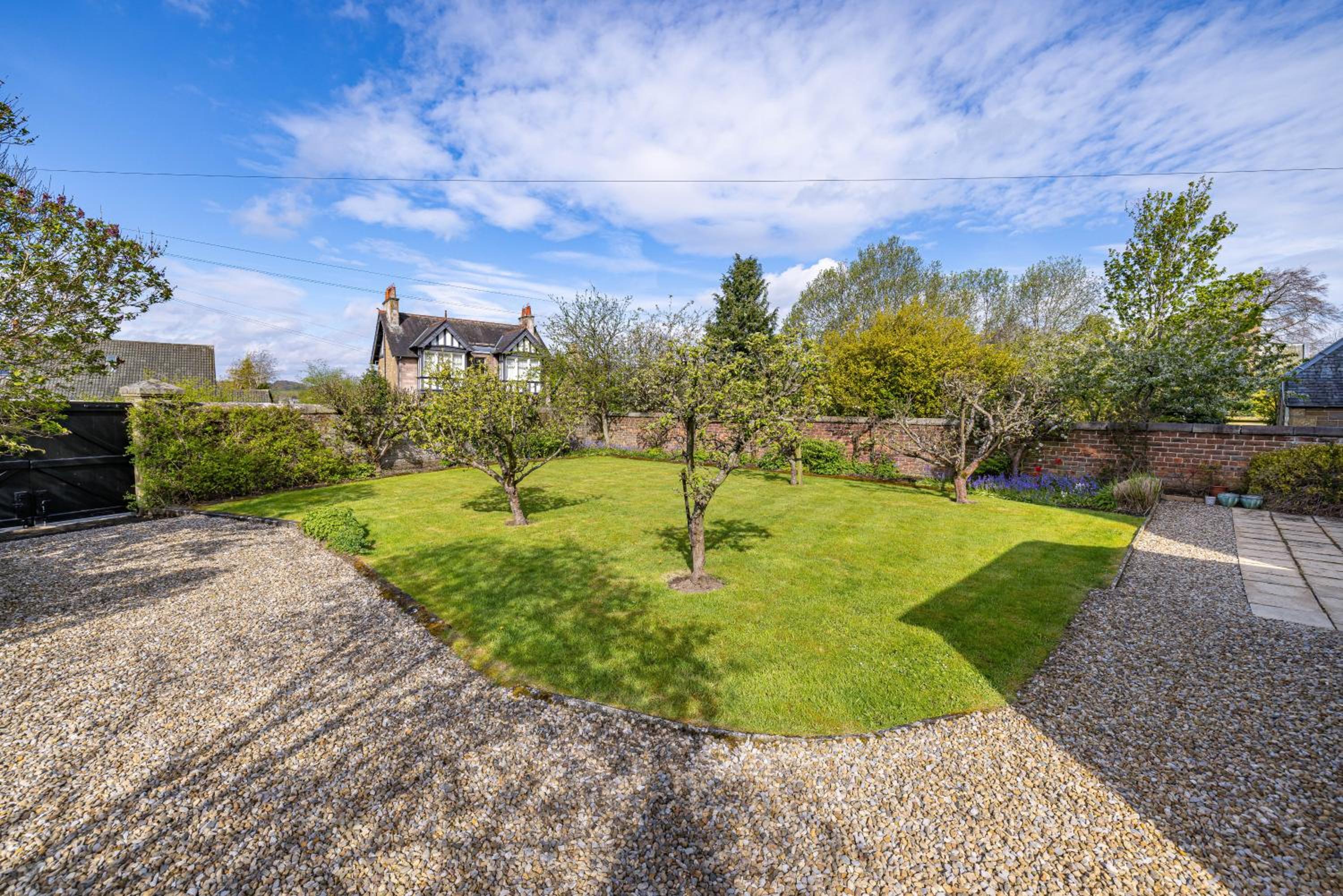 Lower Tweedknowe - ground floor villa Melrose