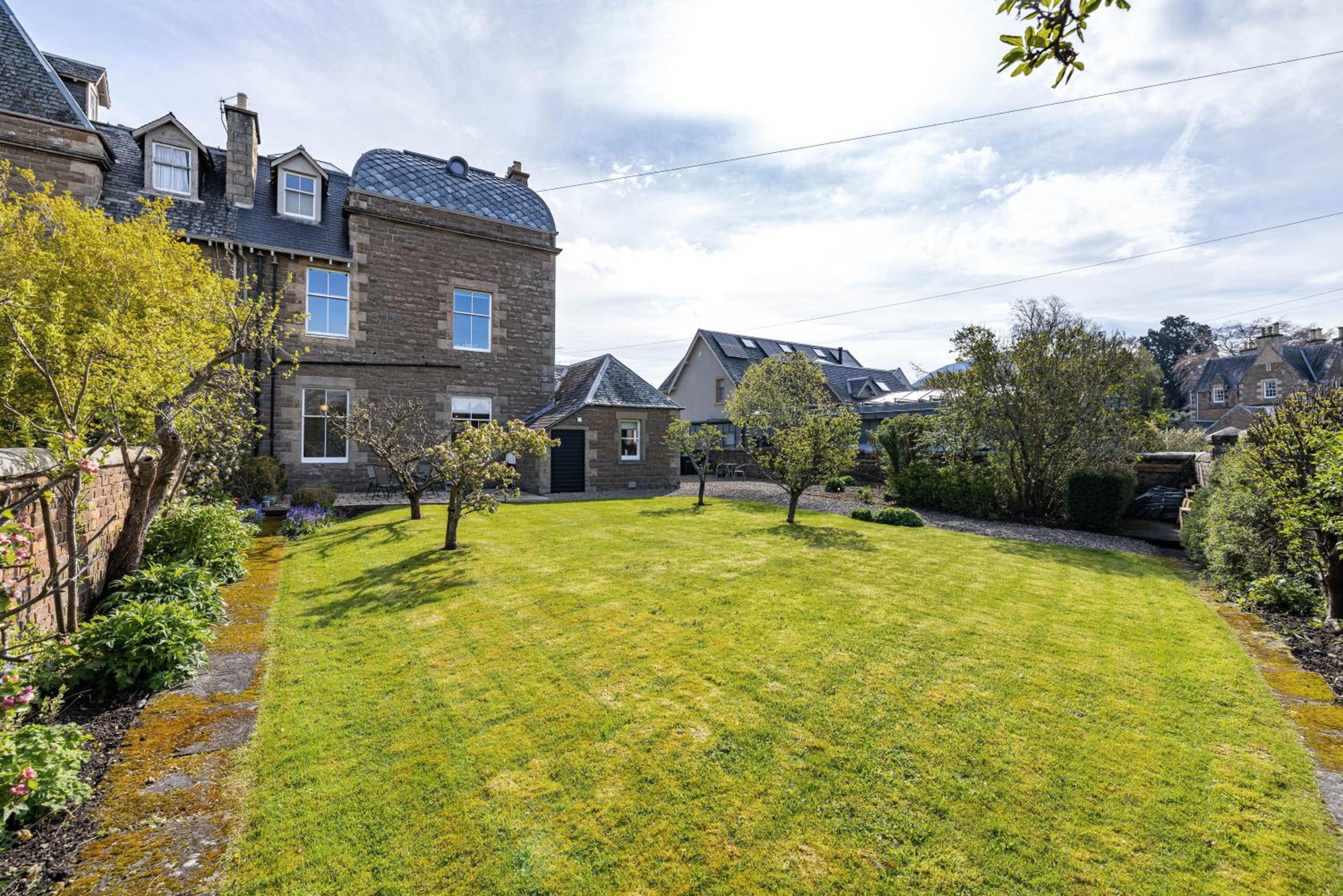 Lower Tweedknowe - ground floor villa Melrose