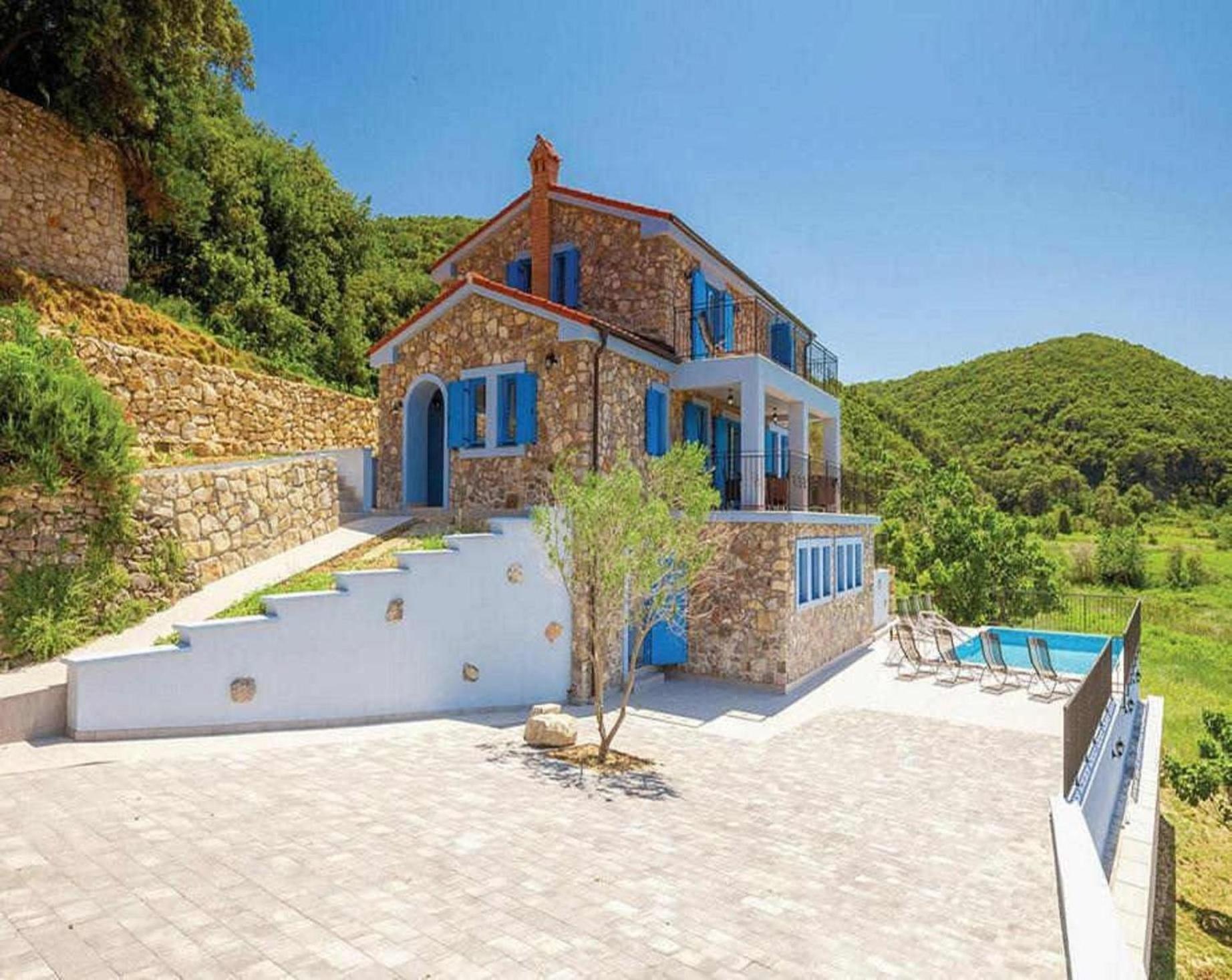 Villa Lapida view 2