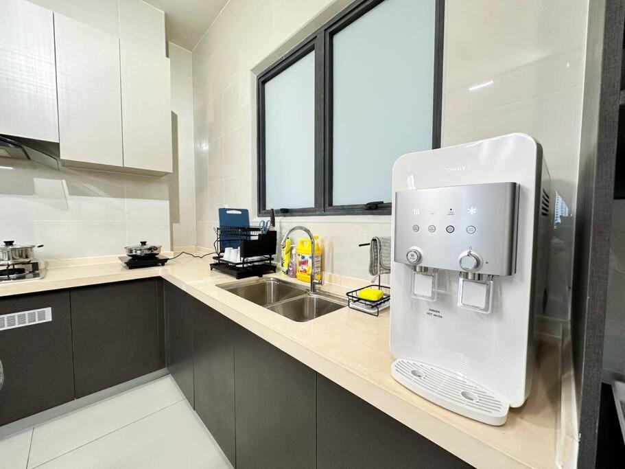 Seaview Sunset 3BR Suite InsStyle DangaBay NearCIQ