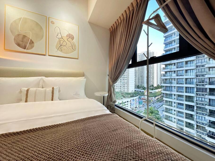 Seaview Sunset 3BR Suite InsStyle DangaBay NearCIQ