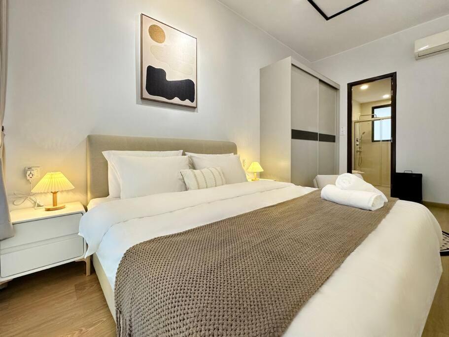 Seaview Sunset 3BR Suite InsStyle DangaBay NearCIQ