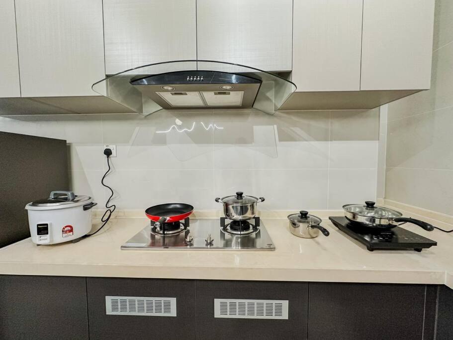 Seaview Sunset 3BR Suite InsStyle DangaBay NearCIQ