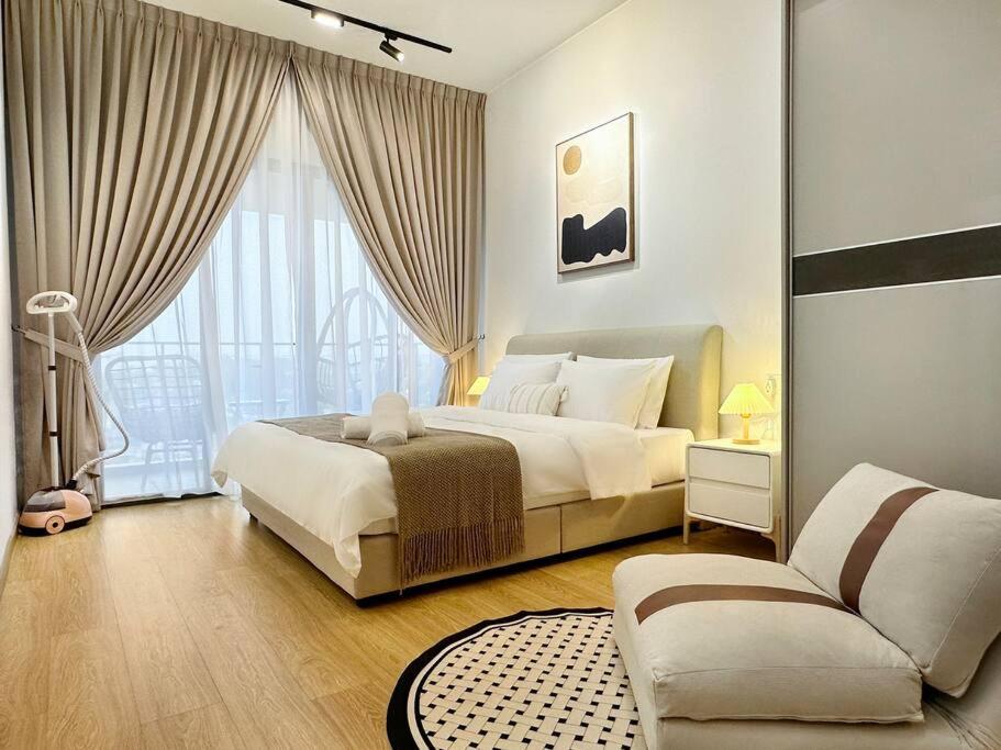 Seaview Sunset 3BR Suite InsStyle DangaBay NearCIQ