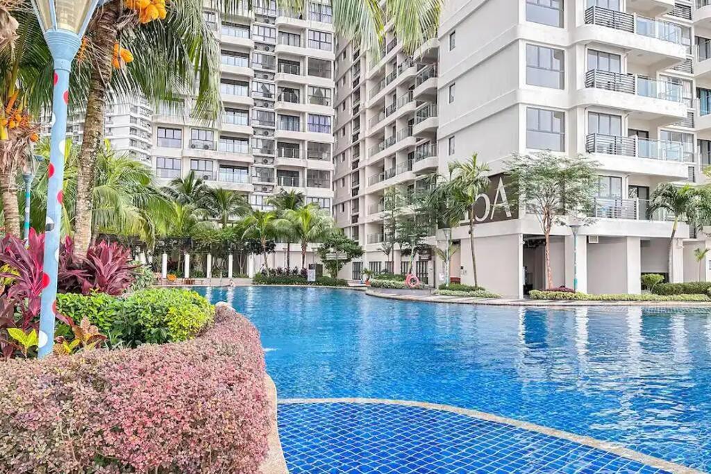 Seaview Sunset 3BR Suite InsStyle DangaBay NearCIQ