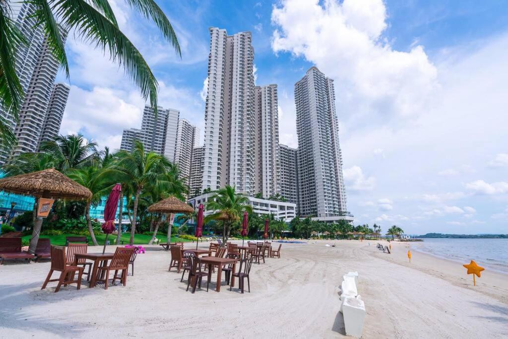 Seaview Sunset 3BR Suite InsStyle DangaBay NearCIQ