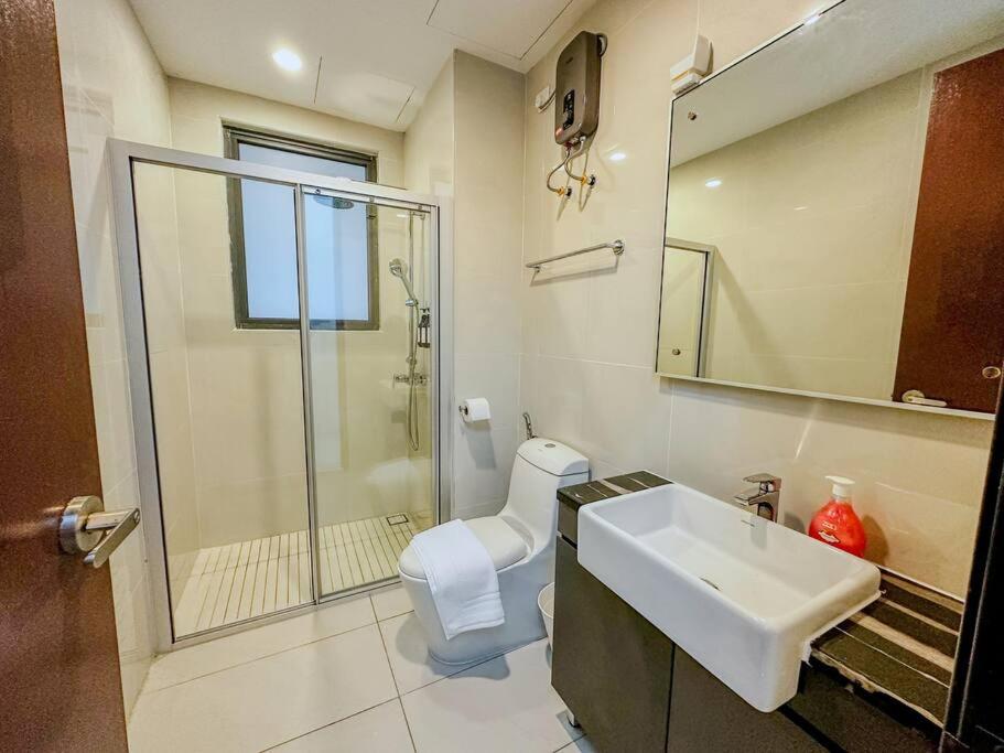 Seaview Sunset 3BR Suite InsStyle DangaBay NearCIQ