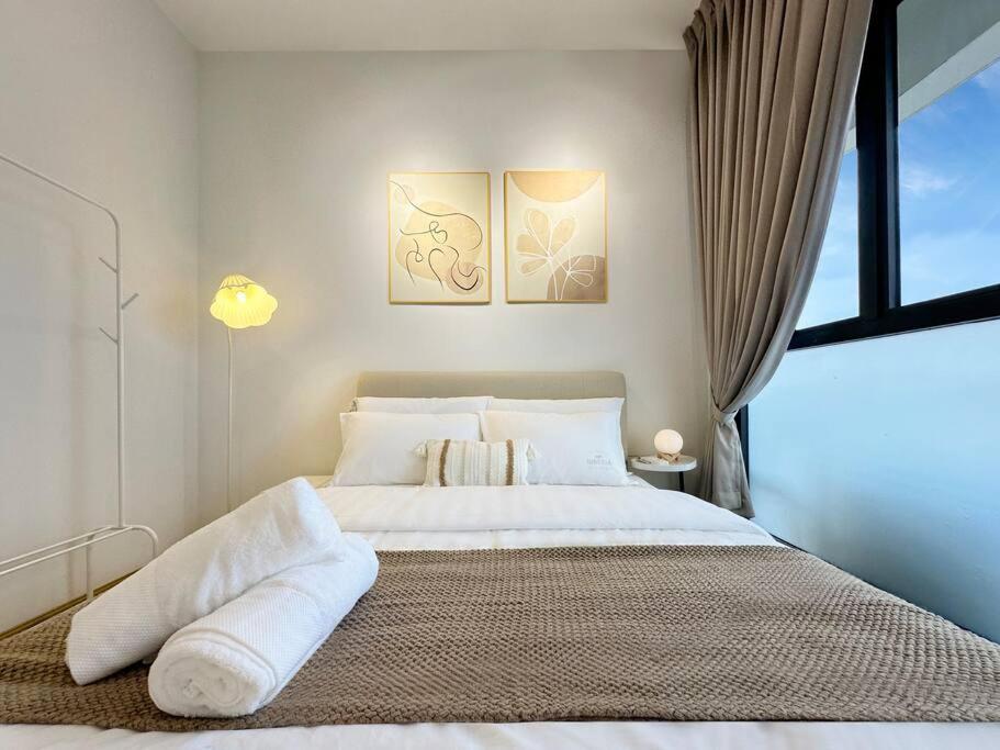 Seaview Sunset 3BR Suite InsStyle DangaBay NearCIQ