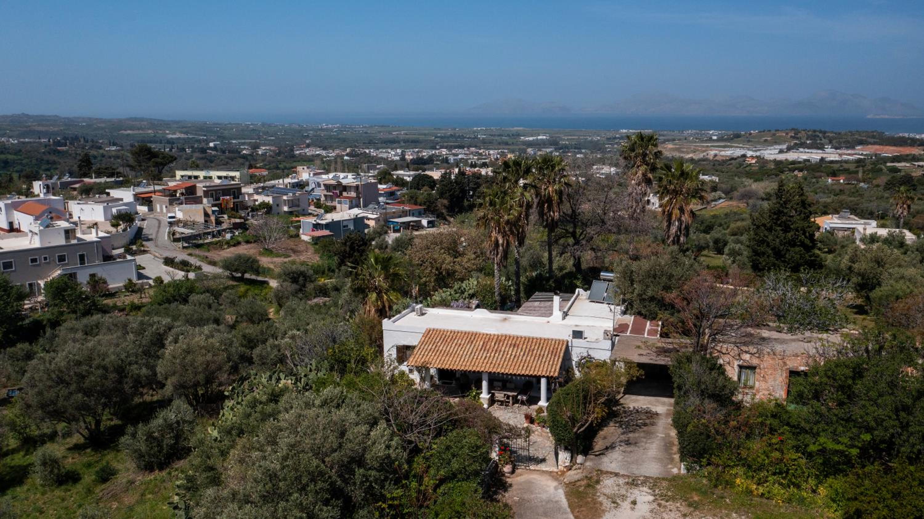 Paradiso Vintage Villa: Traditional 1944 Gem view 4