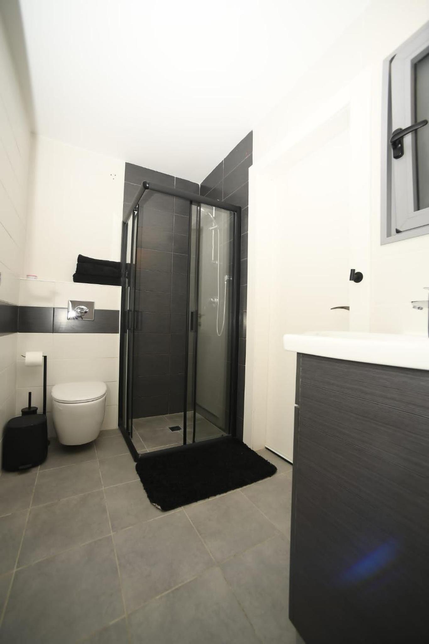 Luxury Queen Royal Park view 5