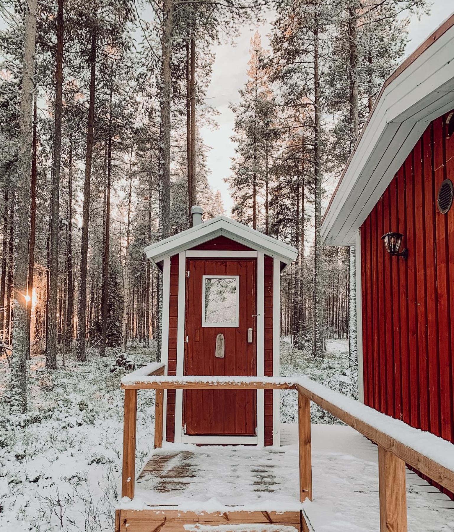 Aurora Lakefront Cottage OTSOLA, 55 km from Rovaniemi