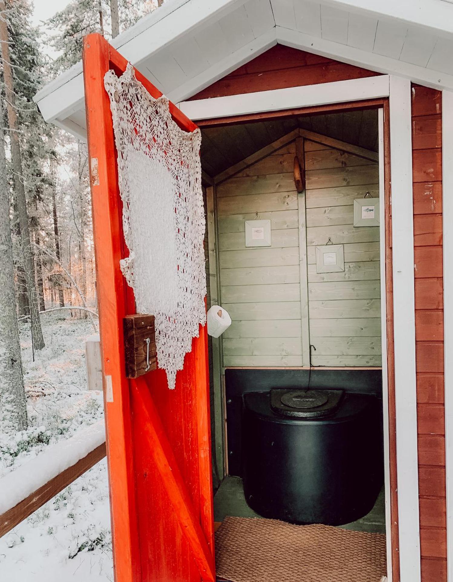 Aurora Lakefront Cottage OTSOLA, 55 km from Rovaniemi