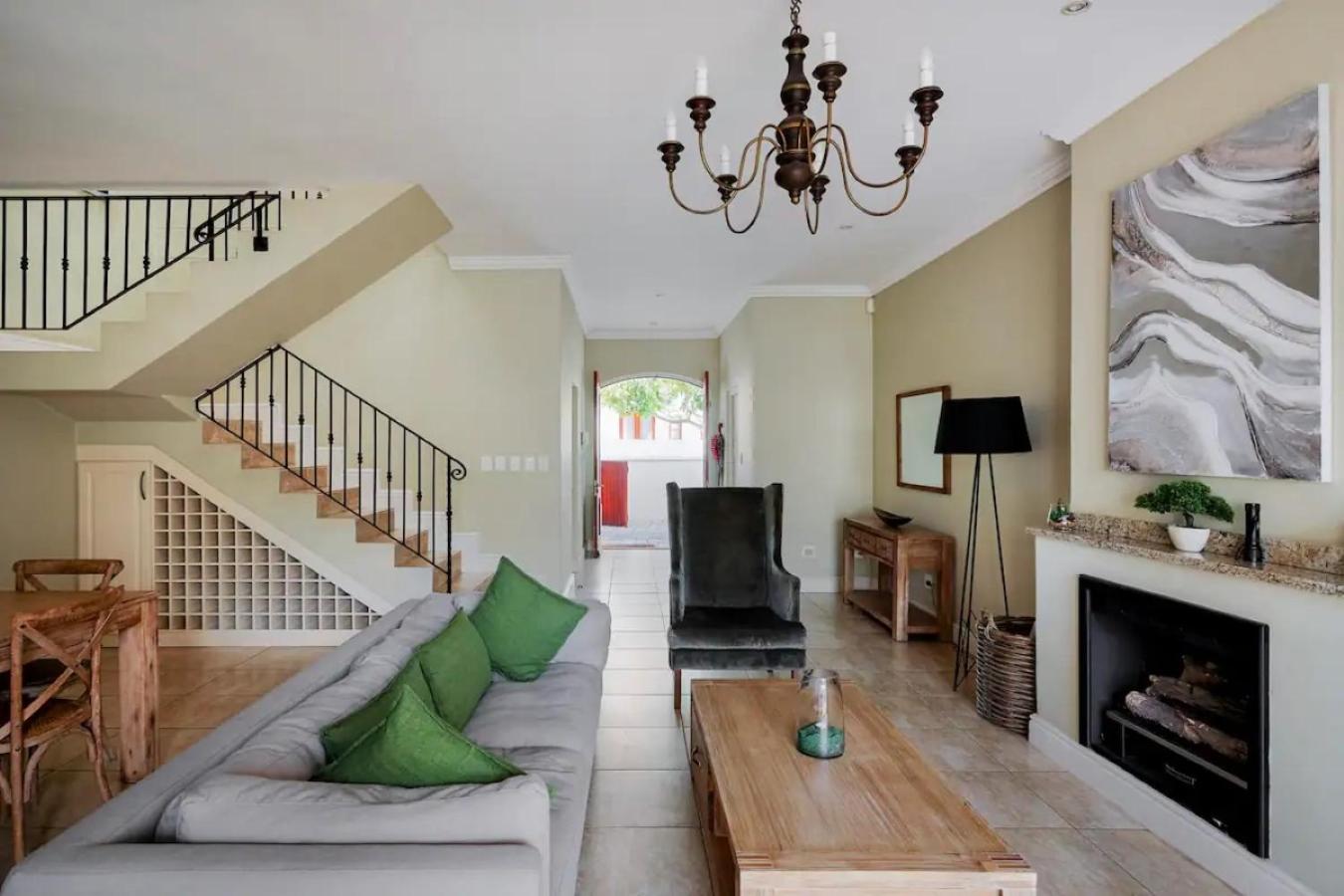 2 Villefranche, Franschhoek view 5