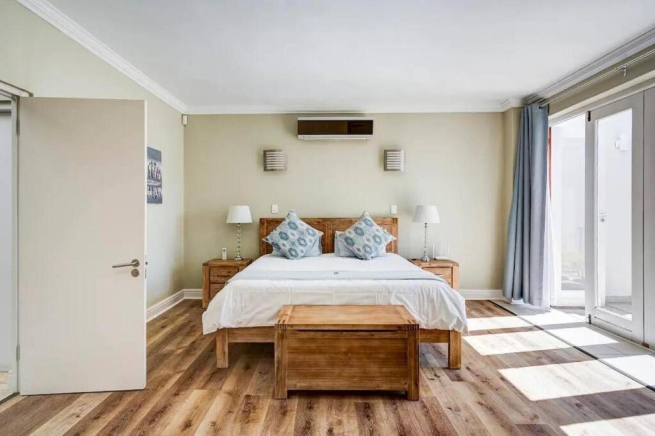 2 Villefranche, Franschhoek view 4