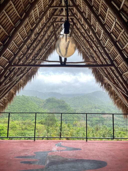 Panoramic Hilltop Villa, infinity pool, near beach