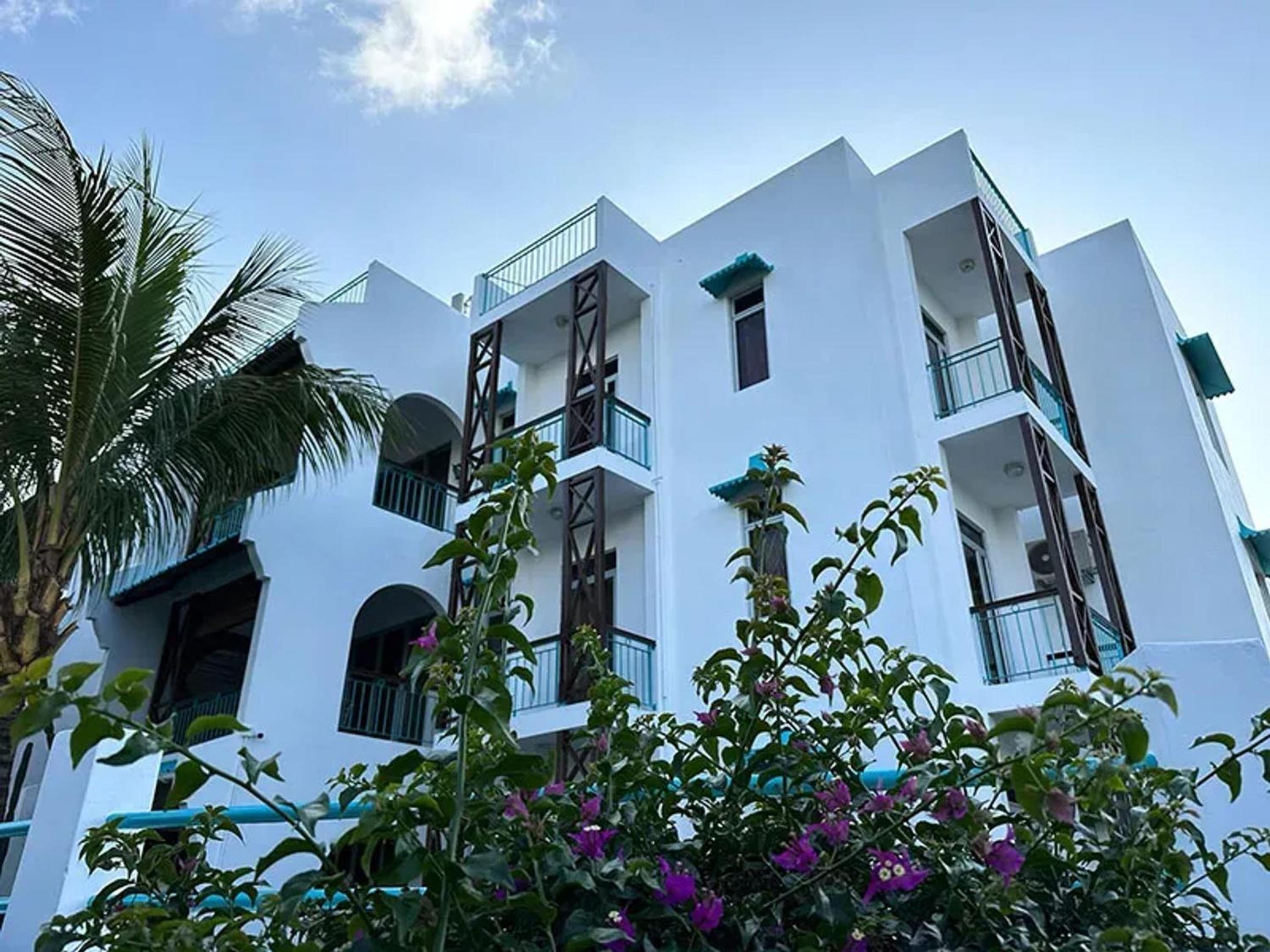 Apartment with sea view in Blue Bay, 125 m², near beach photo 2