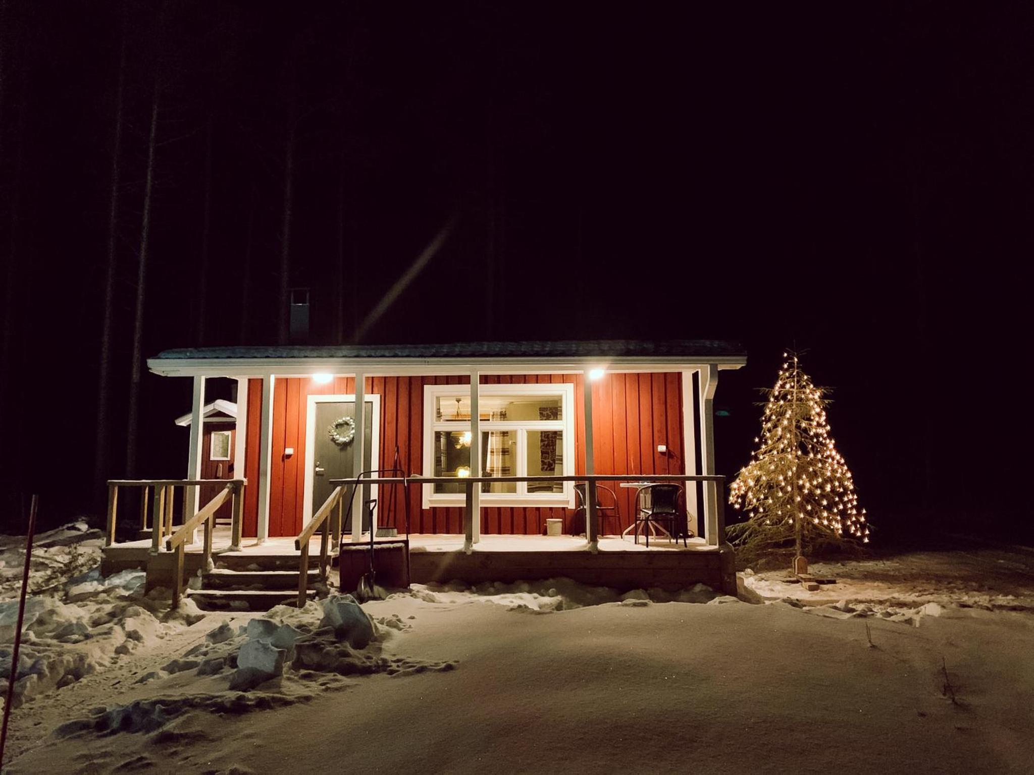 Aurora Lakefront Cottage OTSOLA, 55 km from Rovaniemi