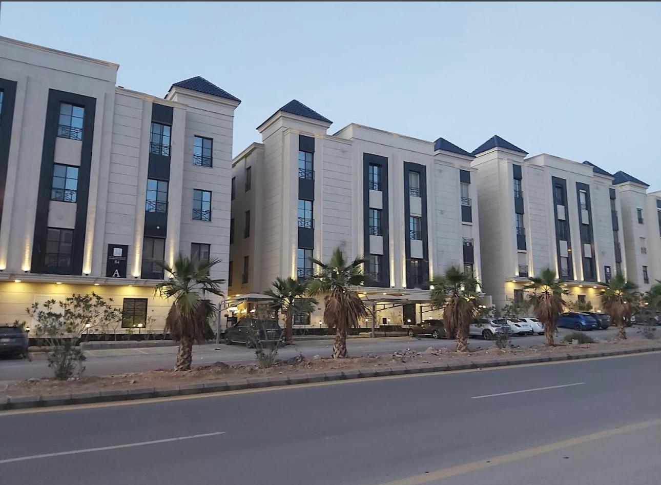 Almajdeah luxury Room walk to Blvd