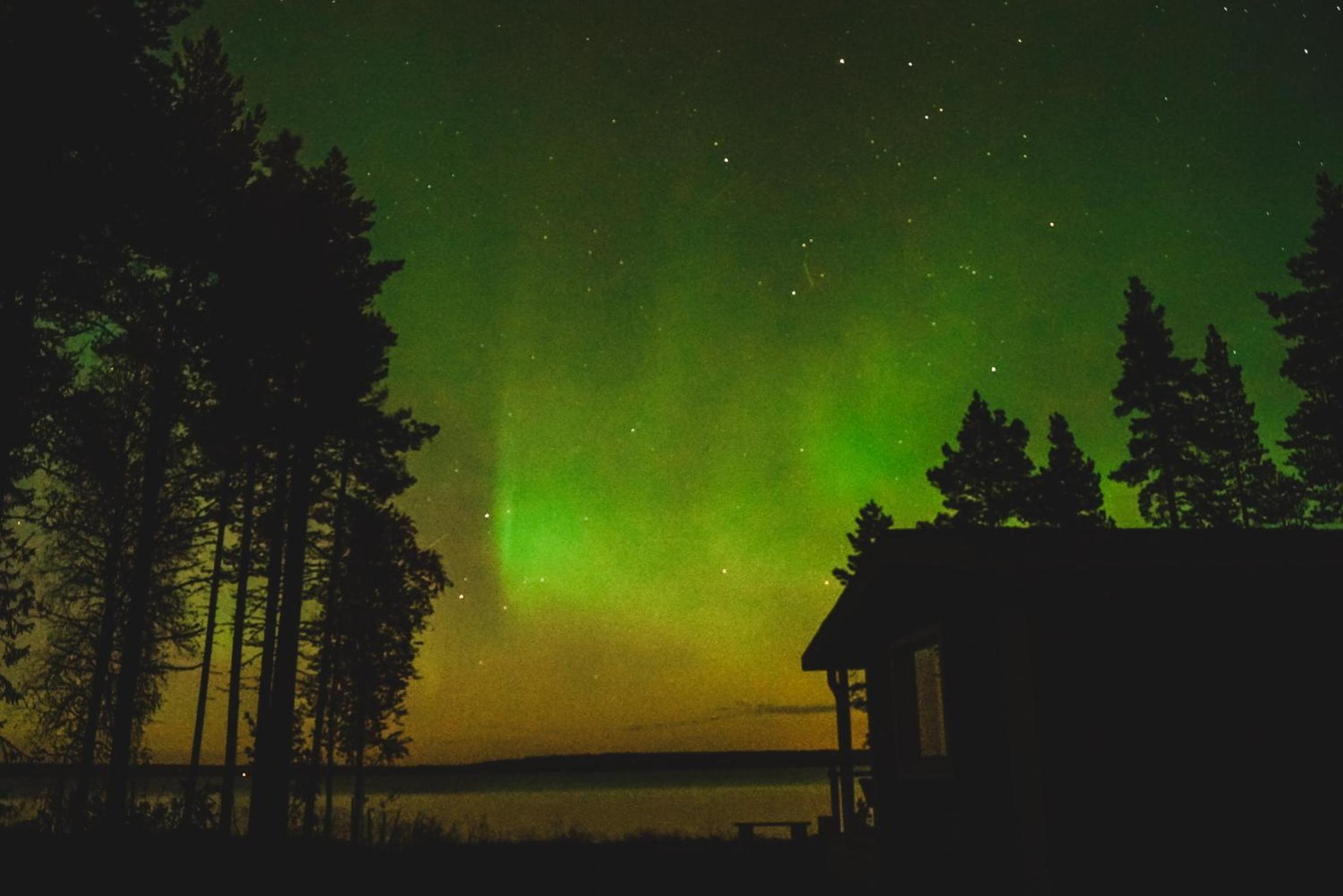 Aurora Lakefront Cottage OTSOLA, 55 km from Rovaniemi