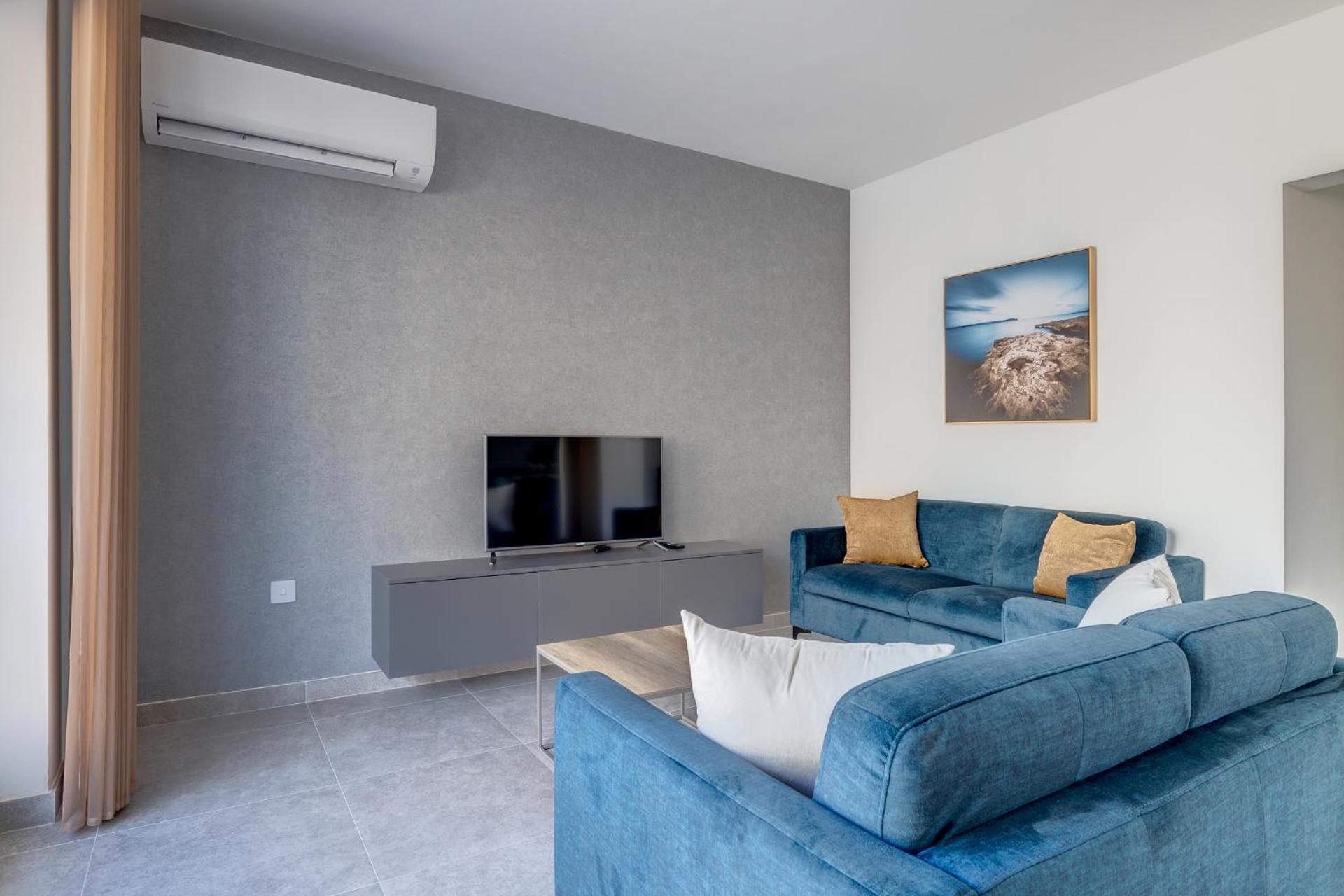 Urban Oasis 3BR Duplex in a Prime Location view 4
