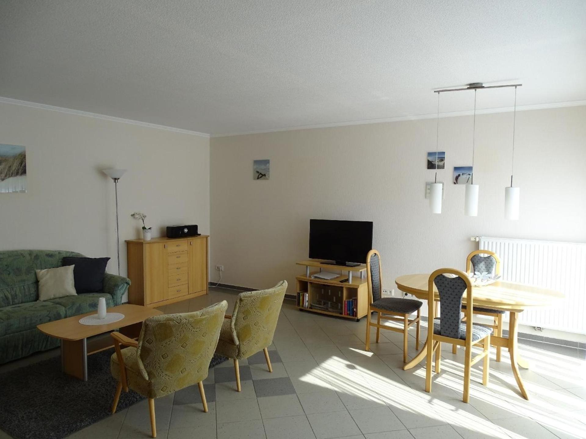 Große Ferienwohnung in Pudagla mit Garten, Terrasse und Grill