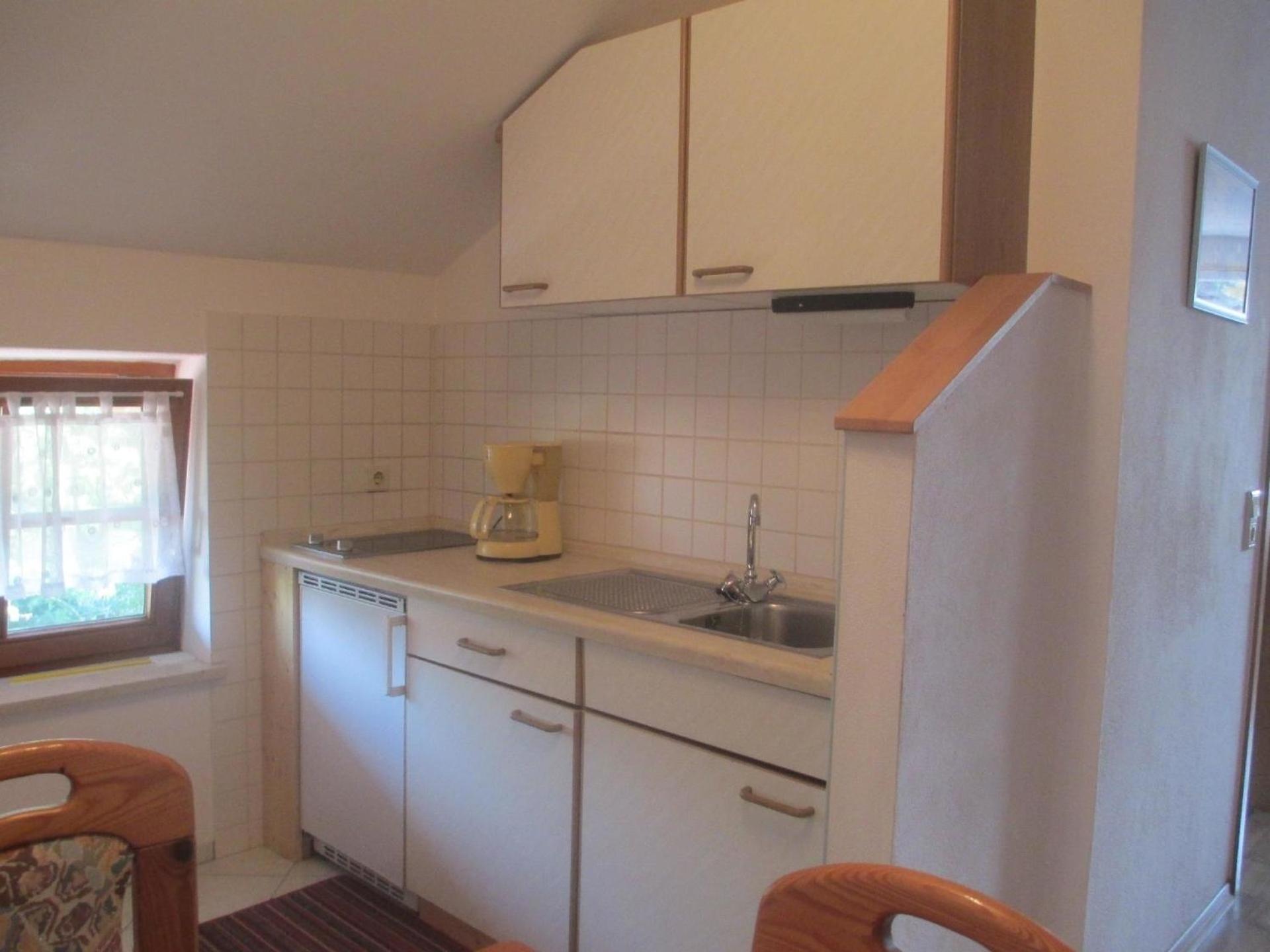 Apartment für zwei Erwachsene und ein Kind mit Balkon