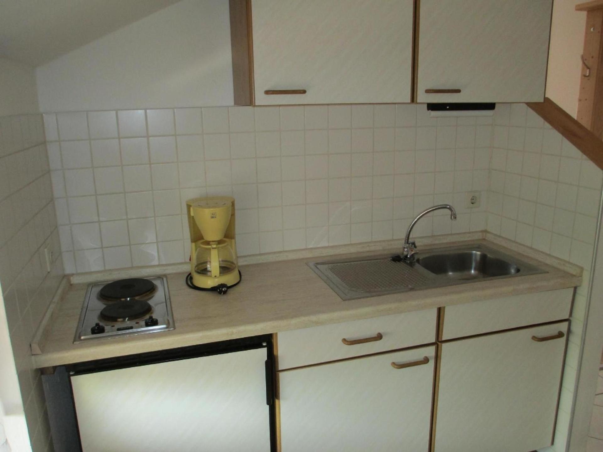 Apartment für zwei Erwachsene und ein Kind mit Balkon