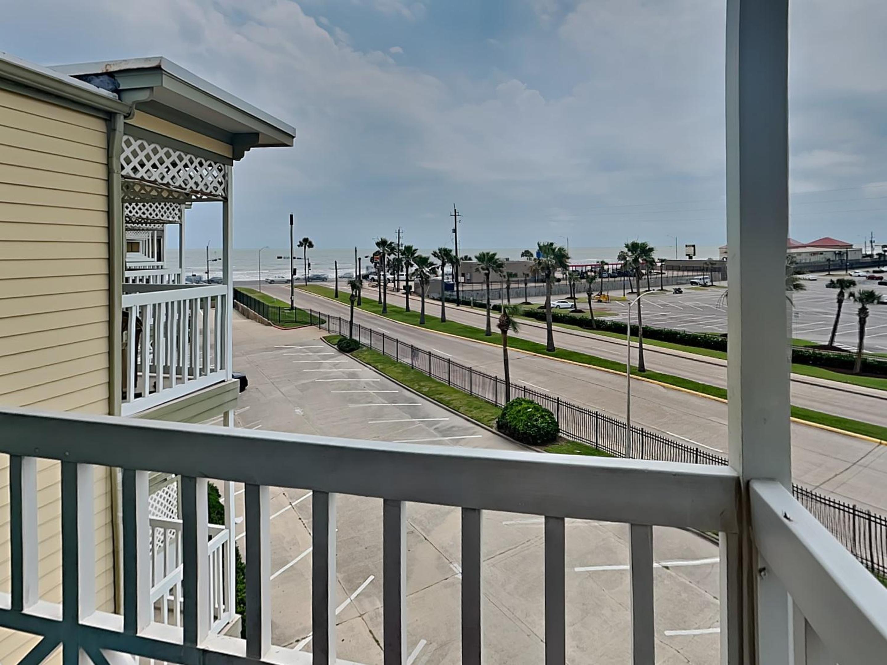 Victorian 9322 - Beautiful Gulf View view 4