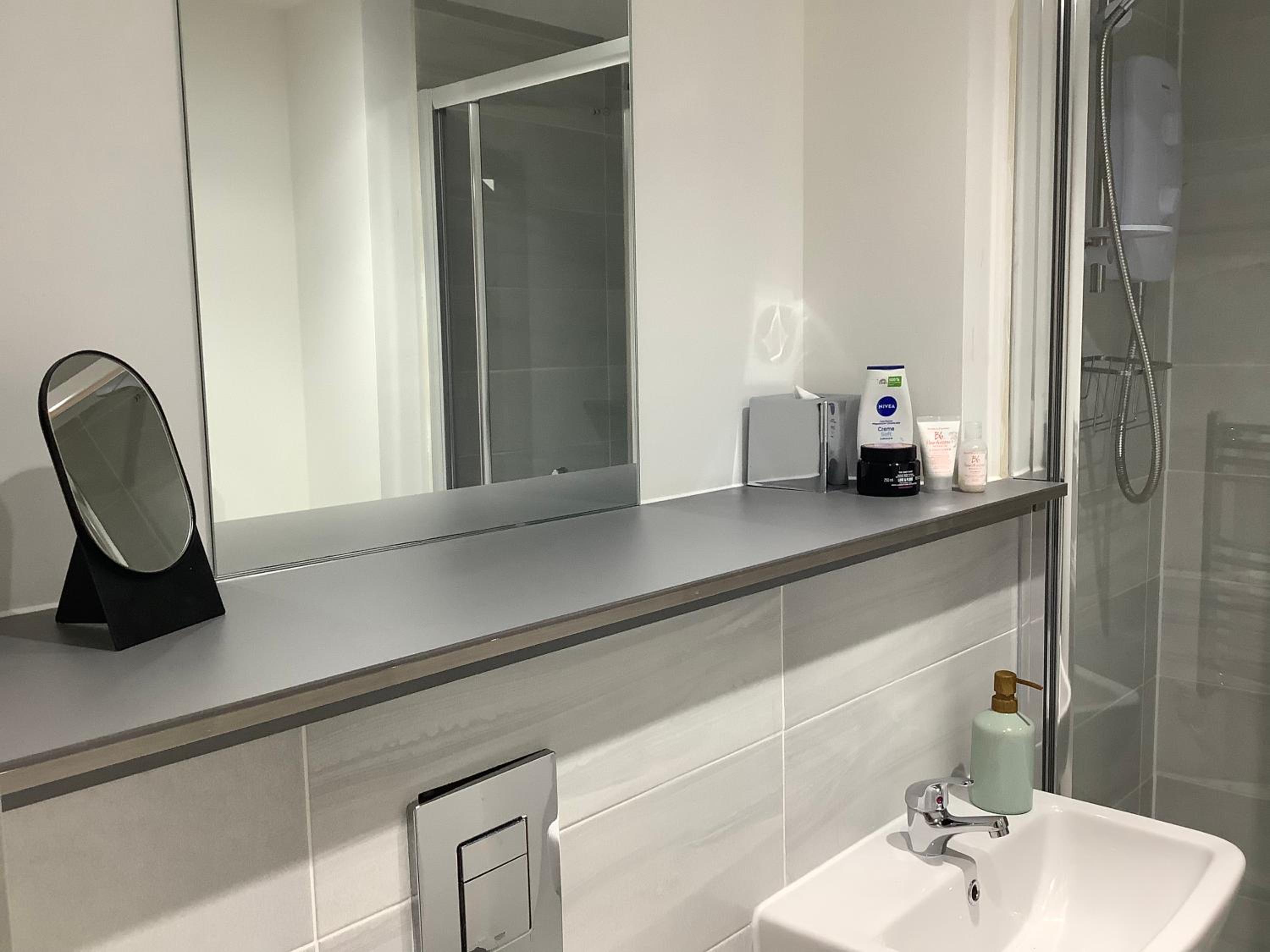 The Roscoe Boutique Apartment