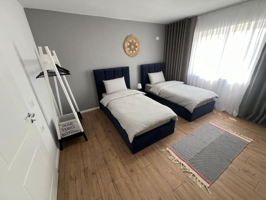 Modern apt near city centre