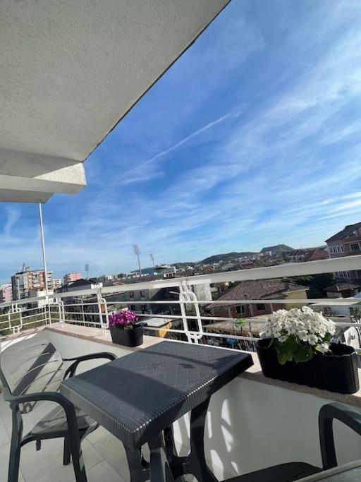Modern apt near city centre