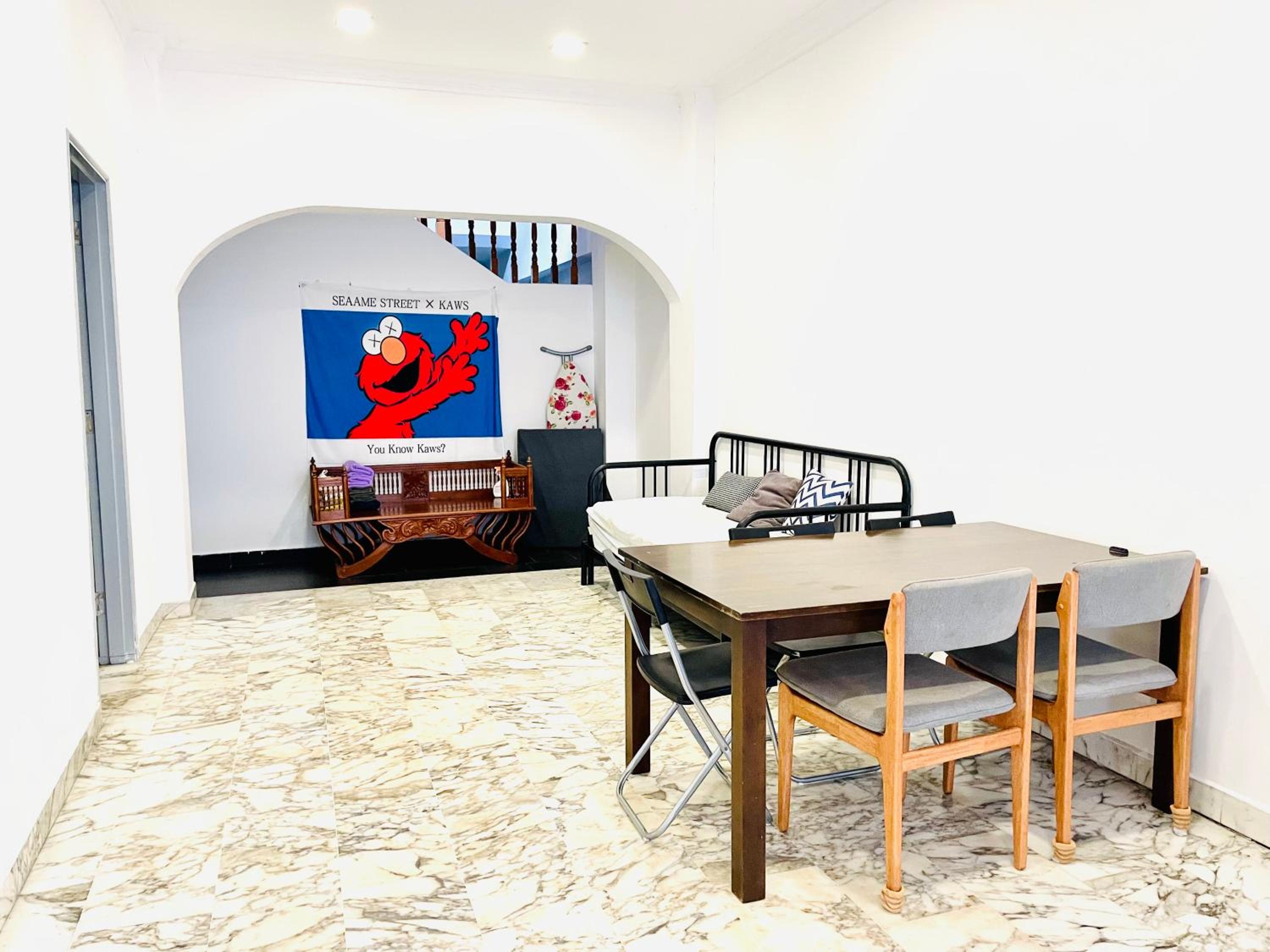 Convenient Rare house in central city