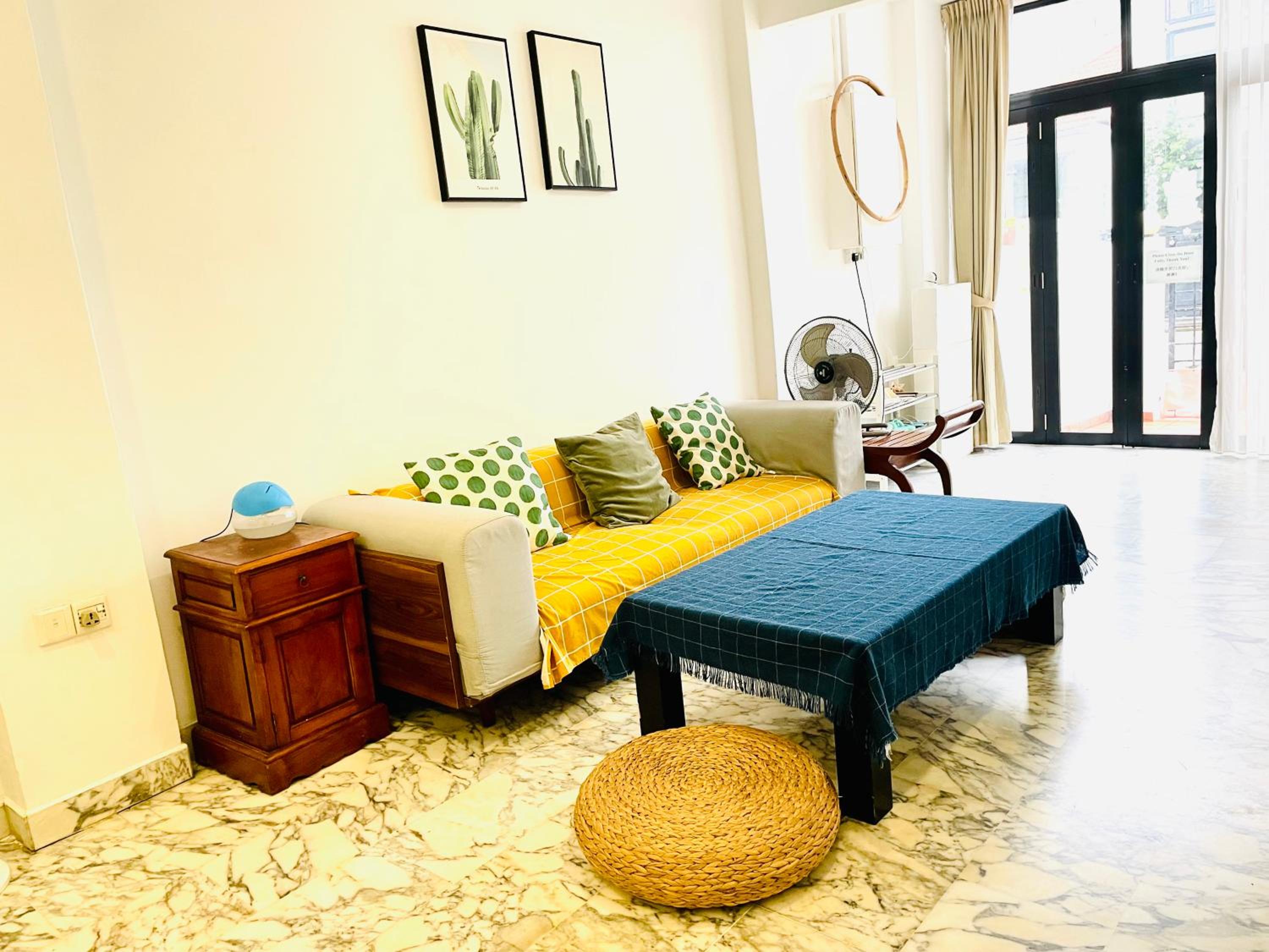 Convenient Rare house in central city