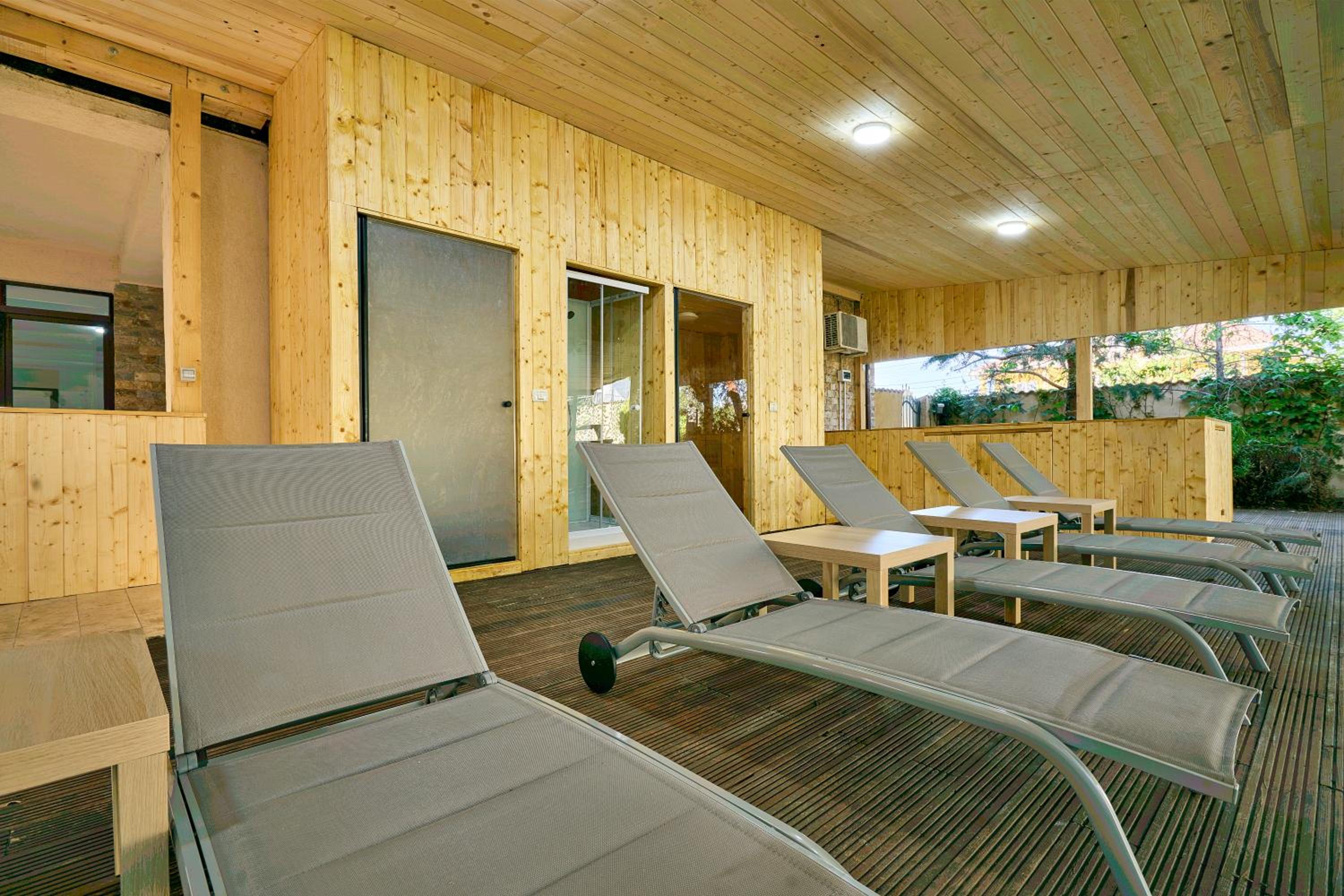Therme Airport Resort