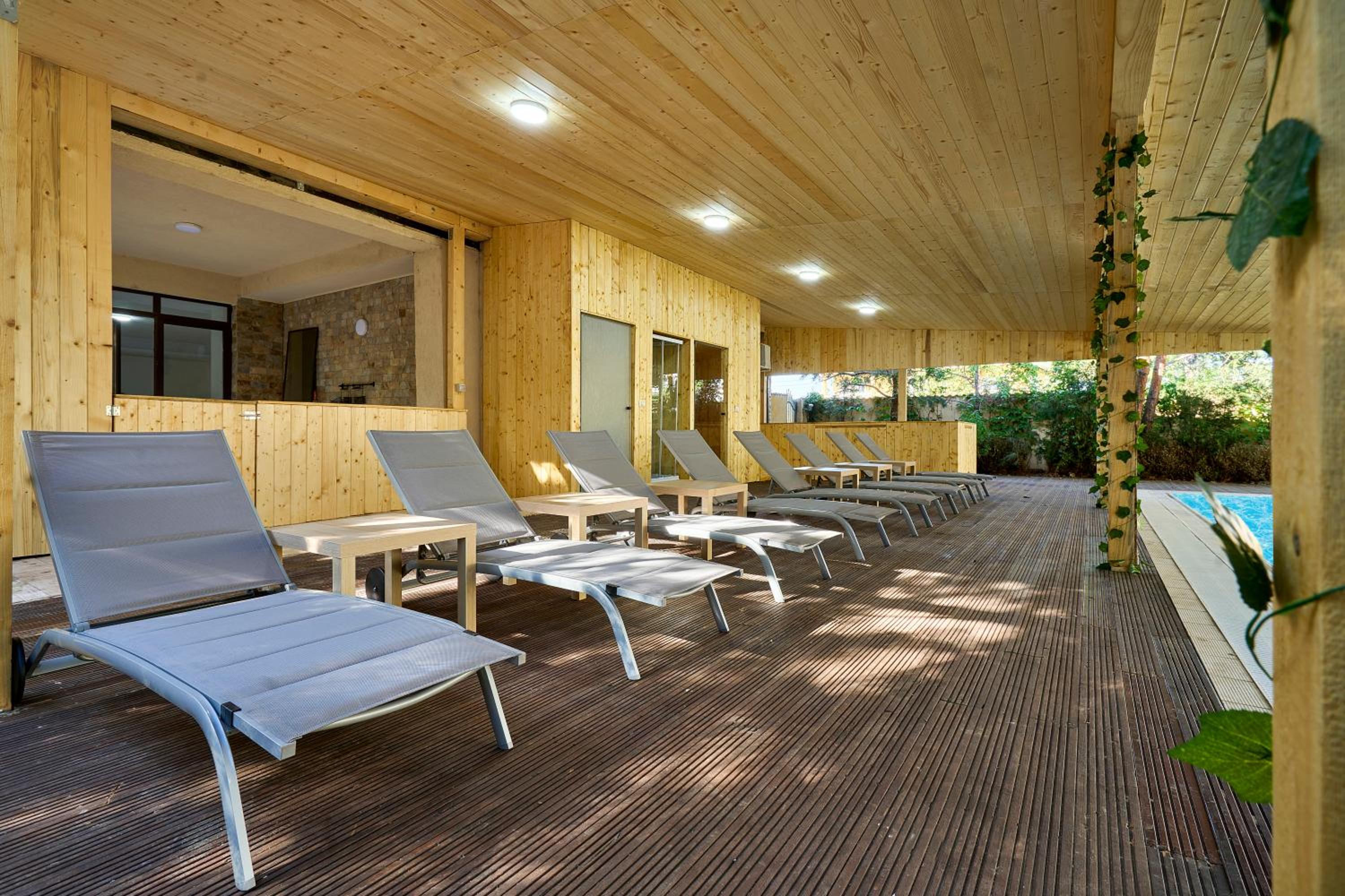 Therme Airport Resort