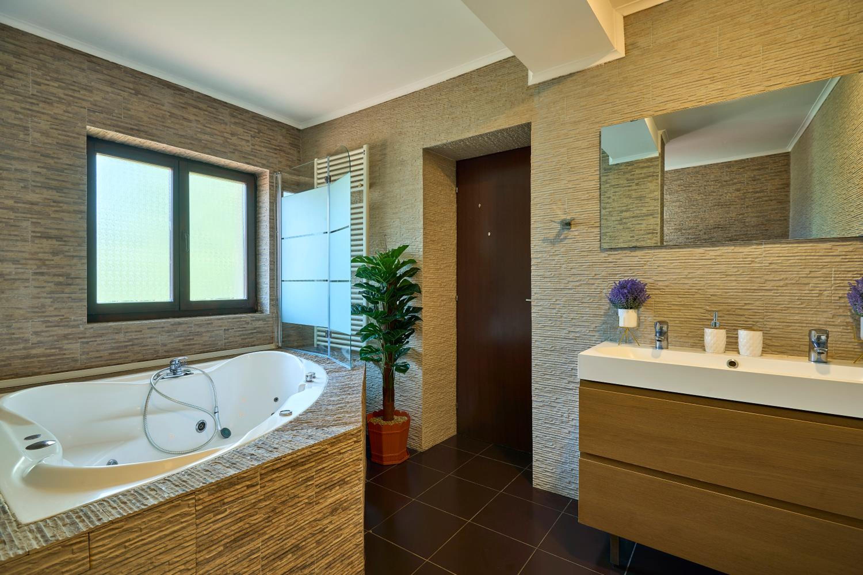 Therme Airport Resort