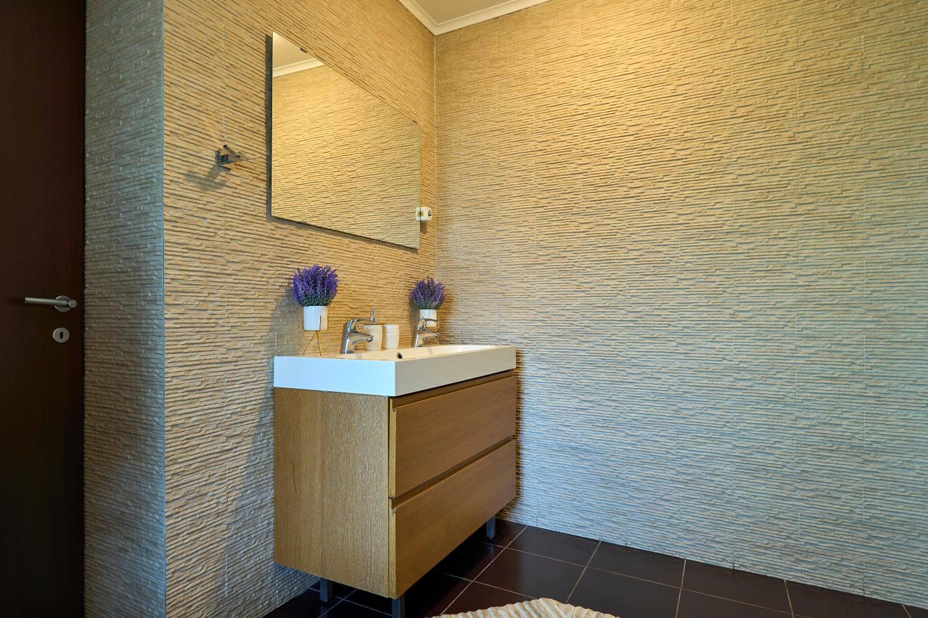 Therme Airport Resort