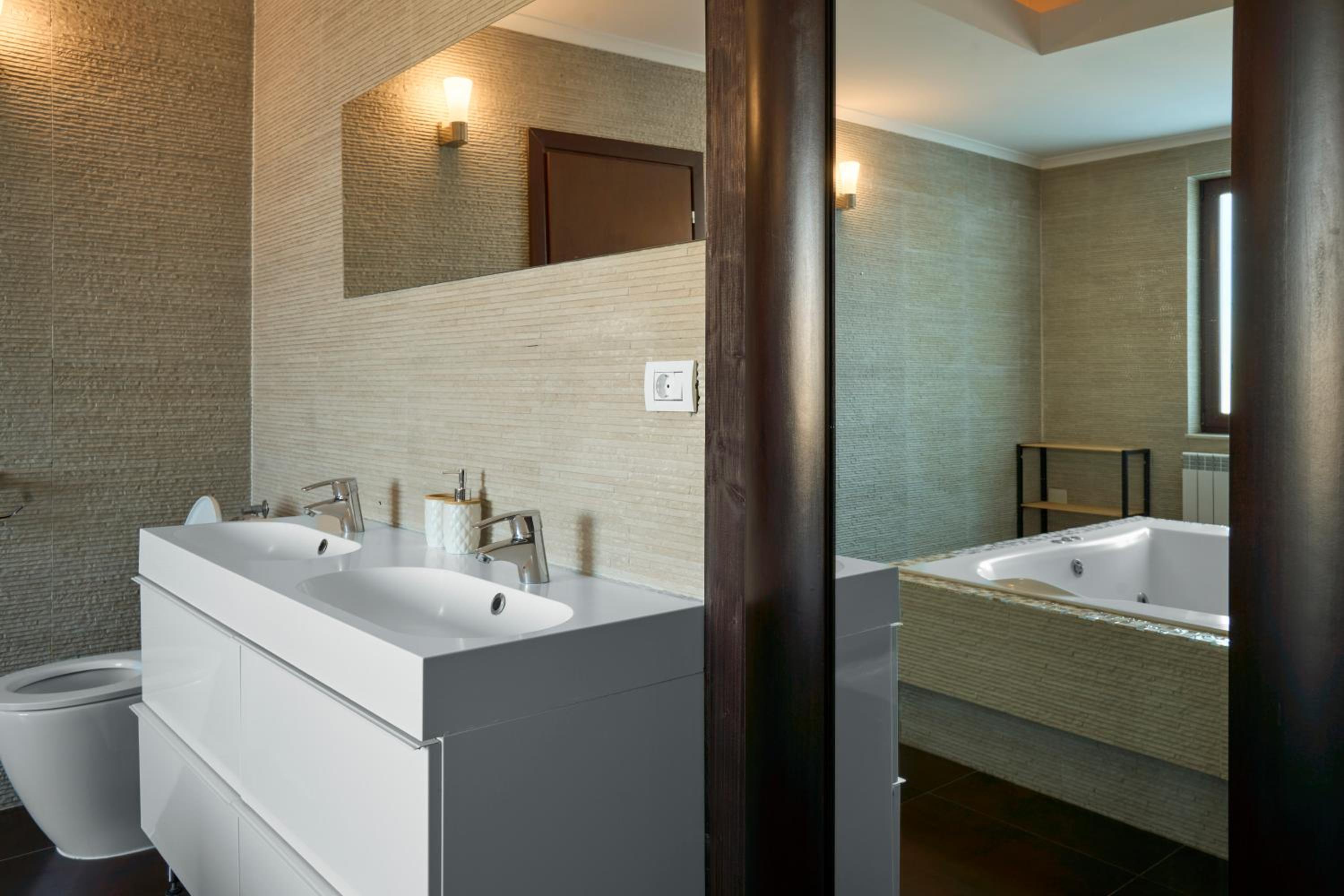 Therme Airport Resort