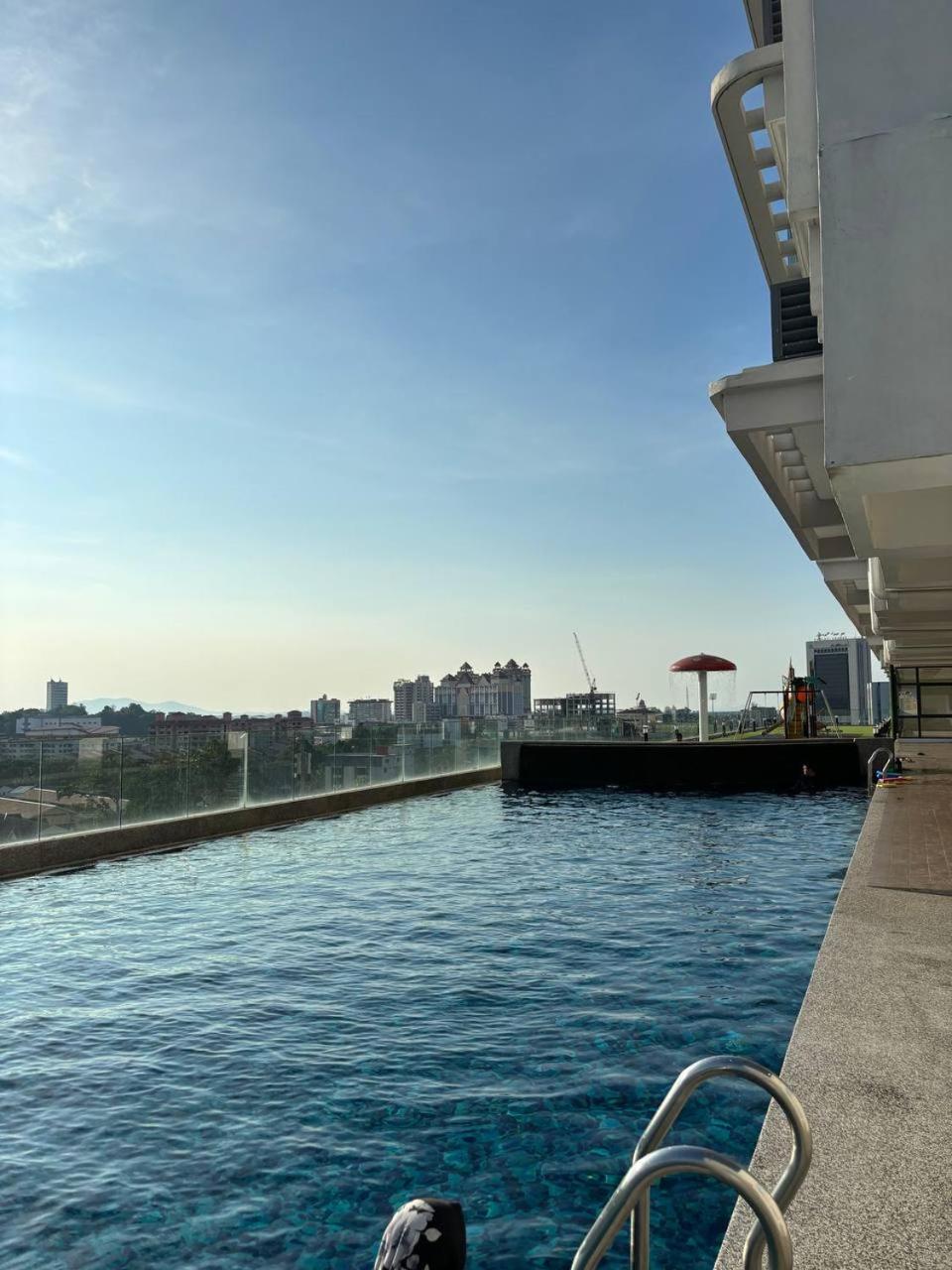 Icon Residence Premium Condo view 3
