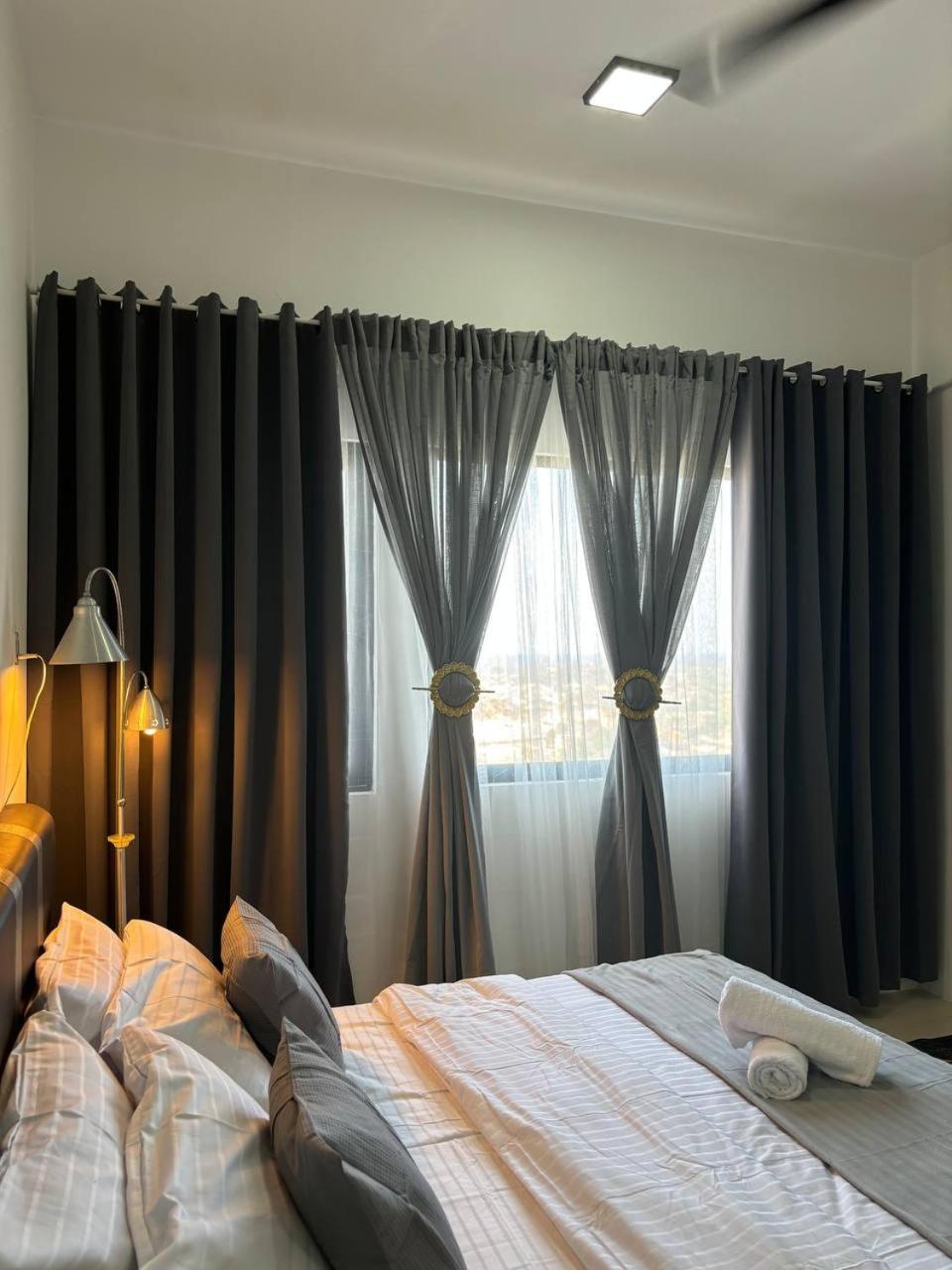 Icon Residence Premium Condo view 4