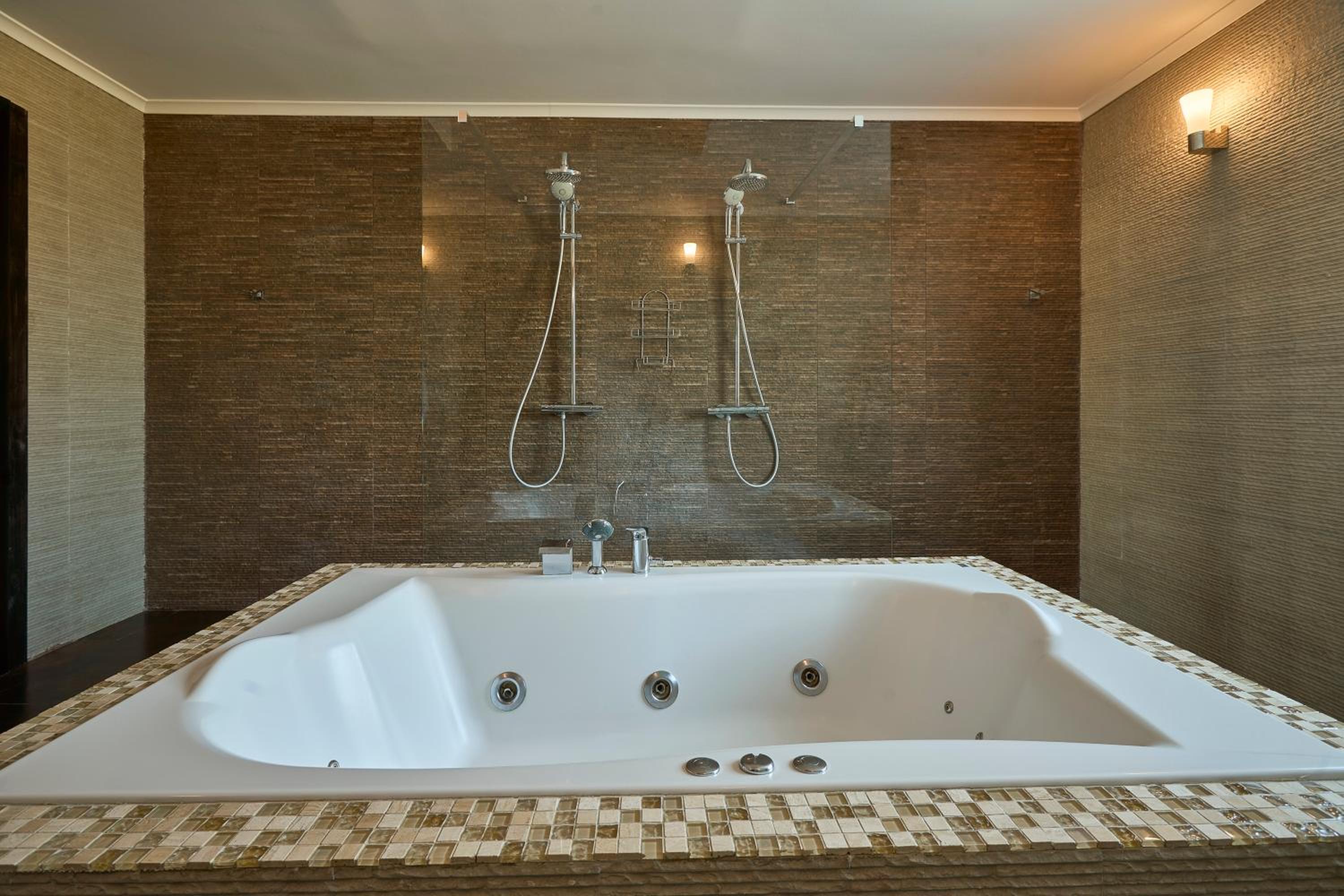 Therme Airport Resort