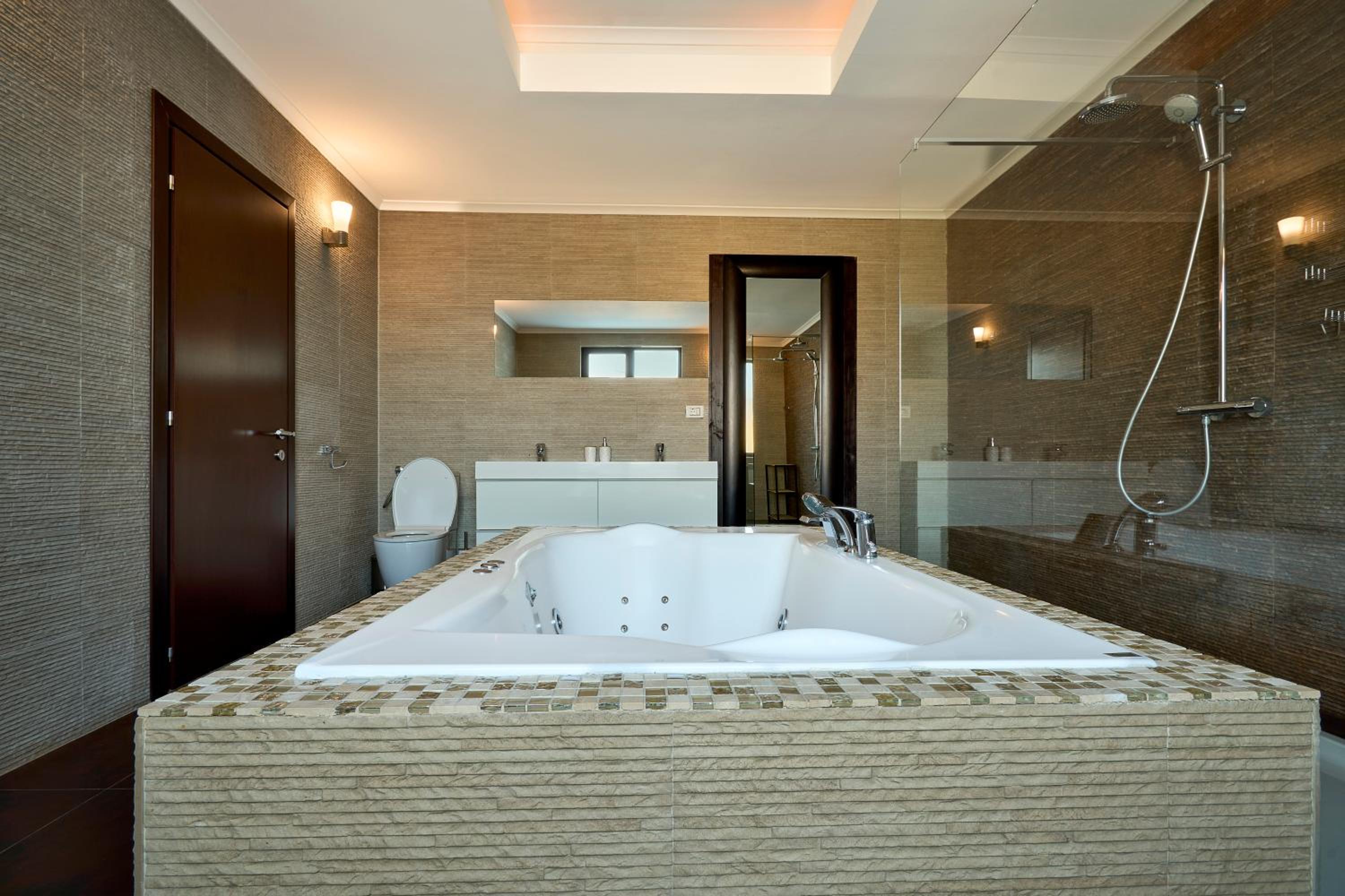 Therme Airport Resort