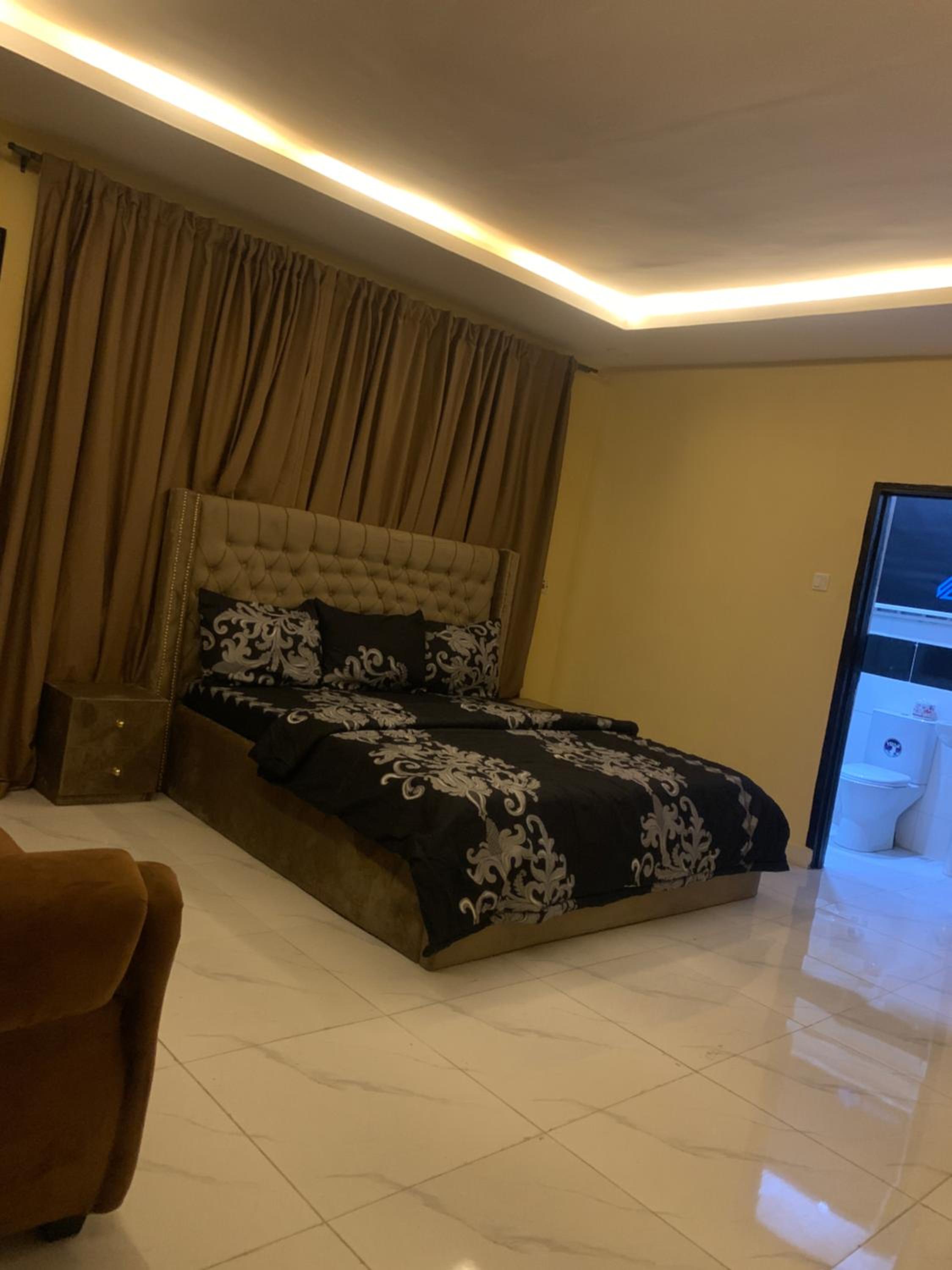 WKNM Apartment